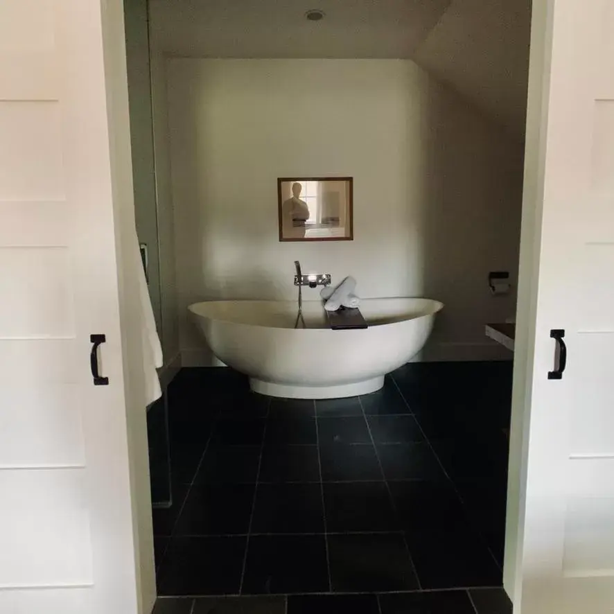 Bathroom in Woodbourne Inn