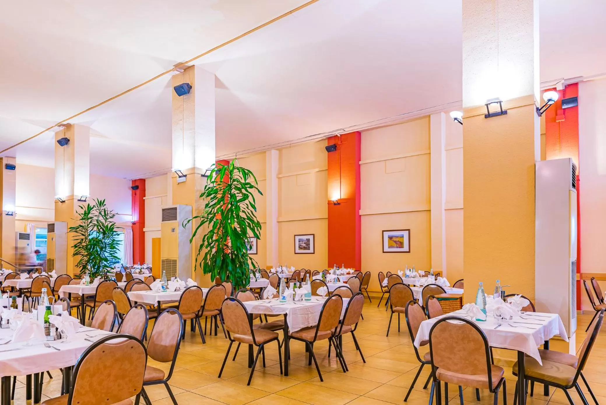 Restaurant/places to eat in Xon's Platja HA