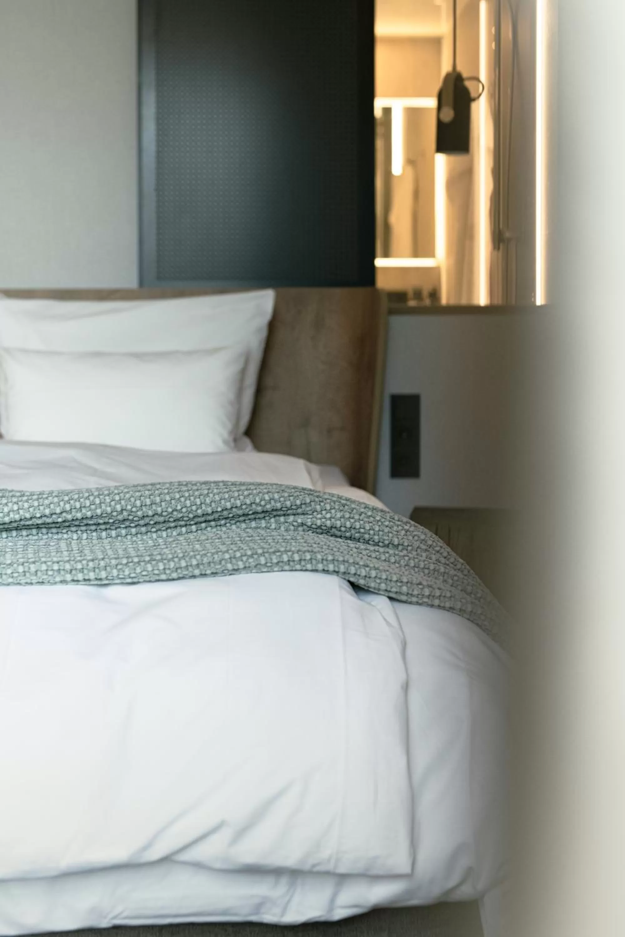 Bed in Hotel VierJahreszeiten am Seilersee