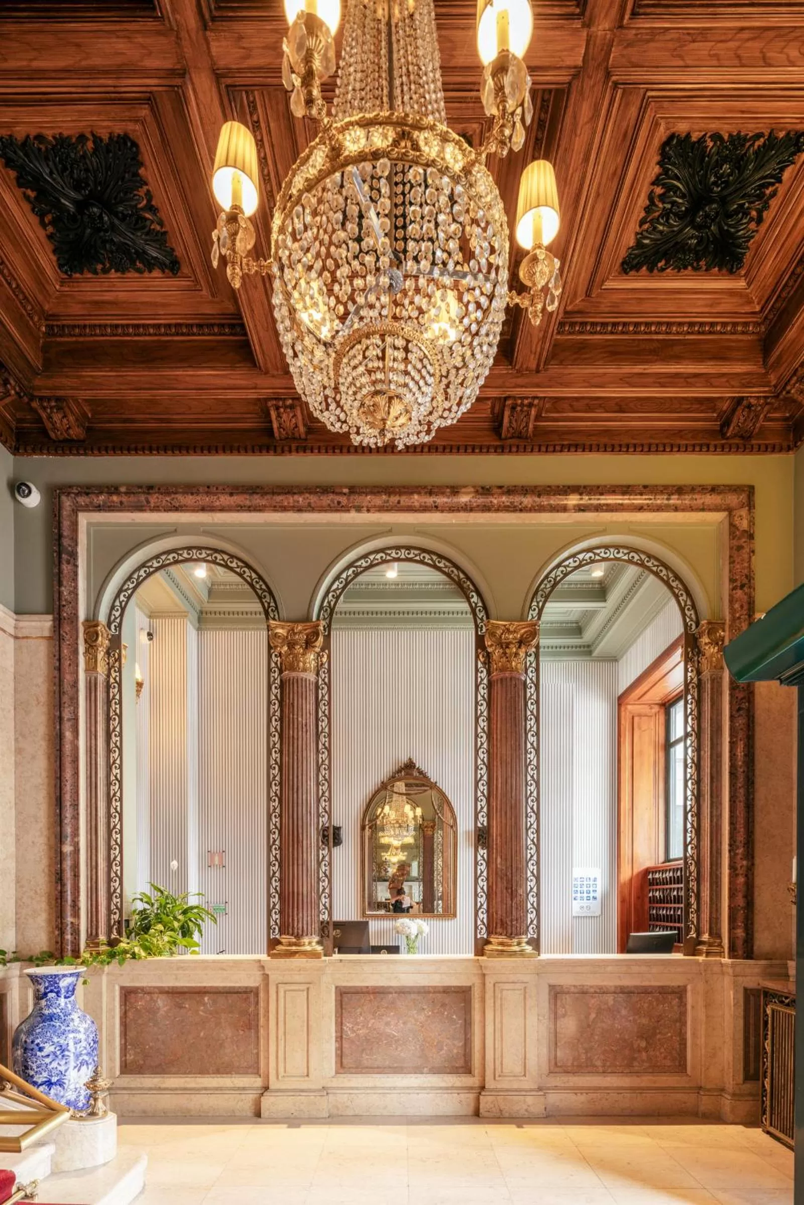 concierge in Hospes Infante Sagres Porto - Small Luxury Hotels Of The World