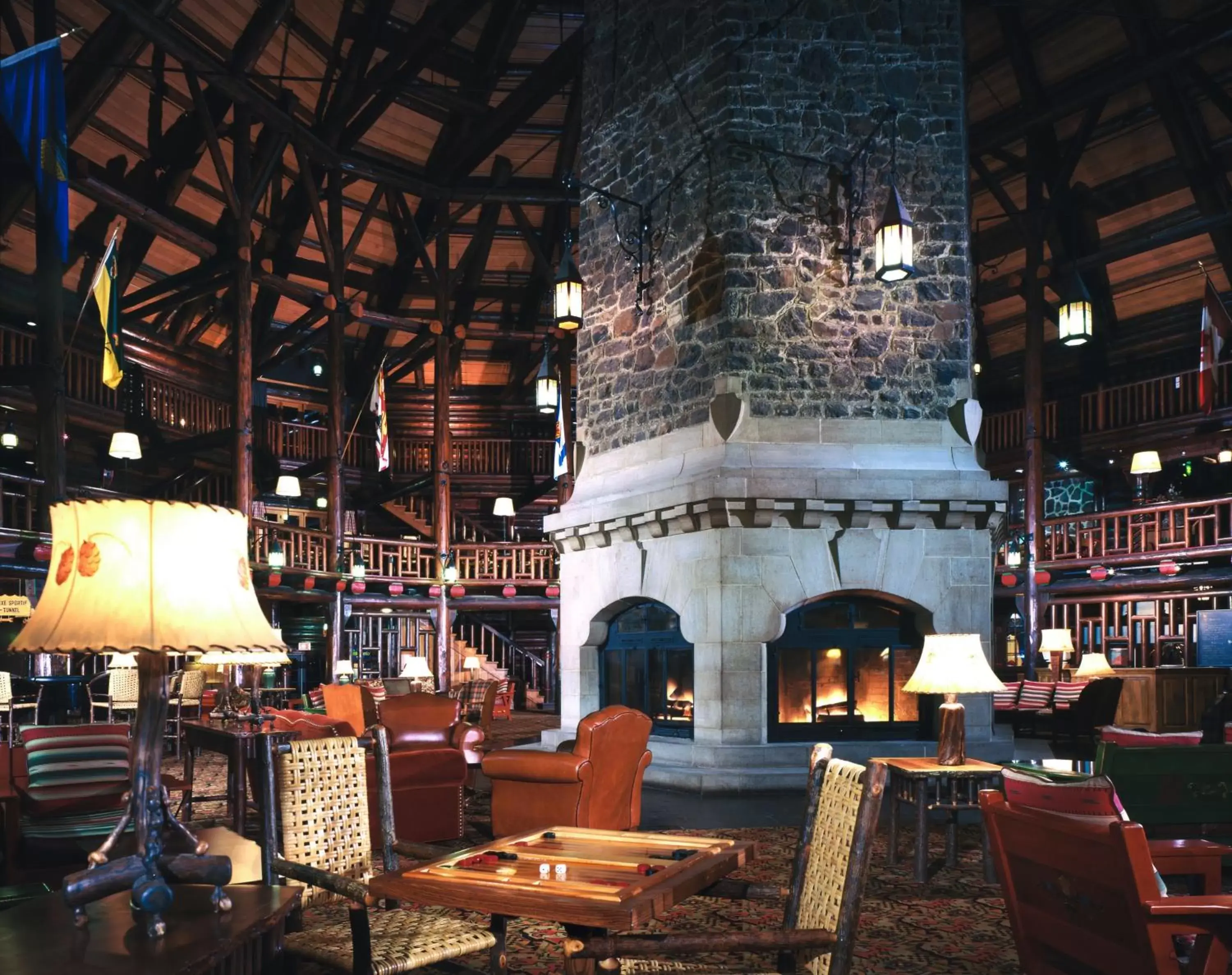 Lobby or reception, Lounge/Bar in Fairmont Le Chateau Montebello