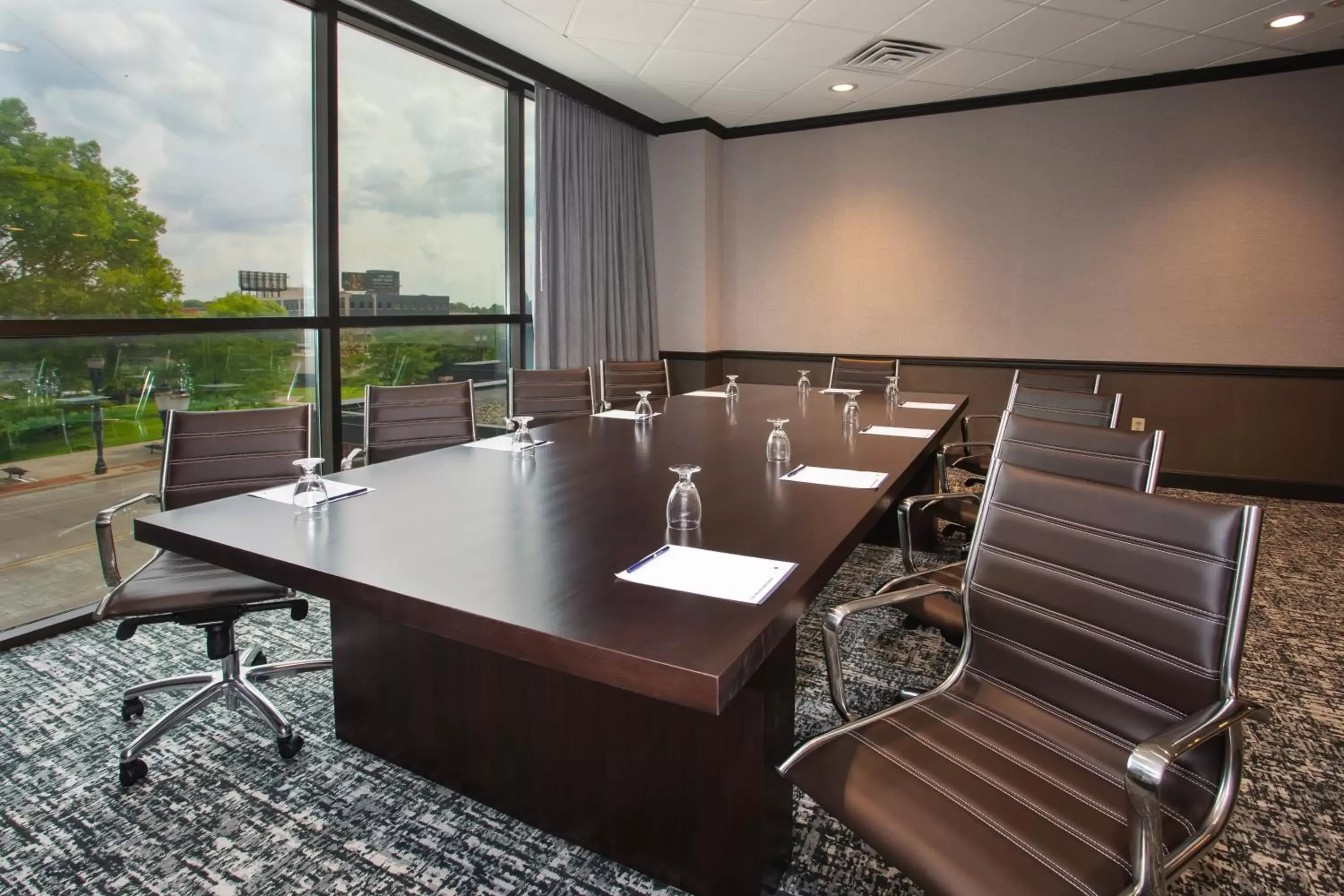 Meeting/conference room in DoubleTree by Hilton Lansing