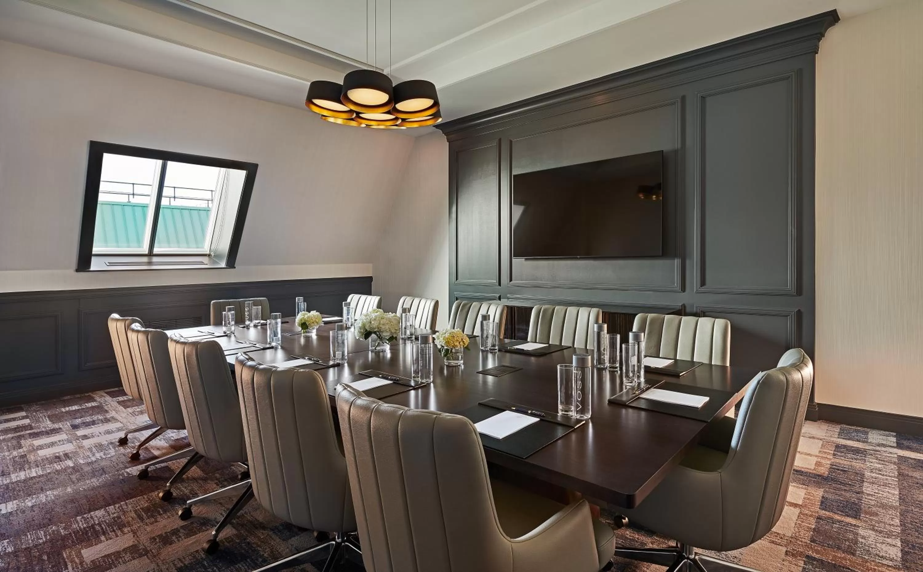 Business facilities in The LaSalle Chicago, Autograph Collection