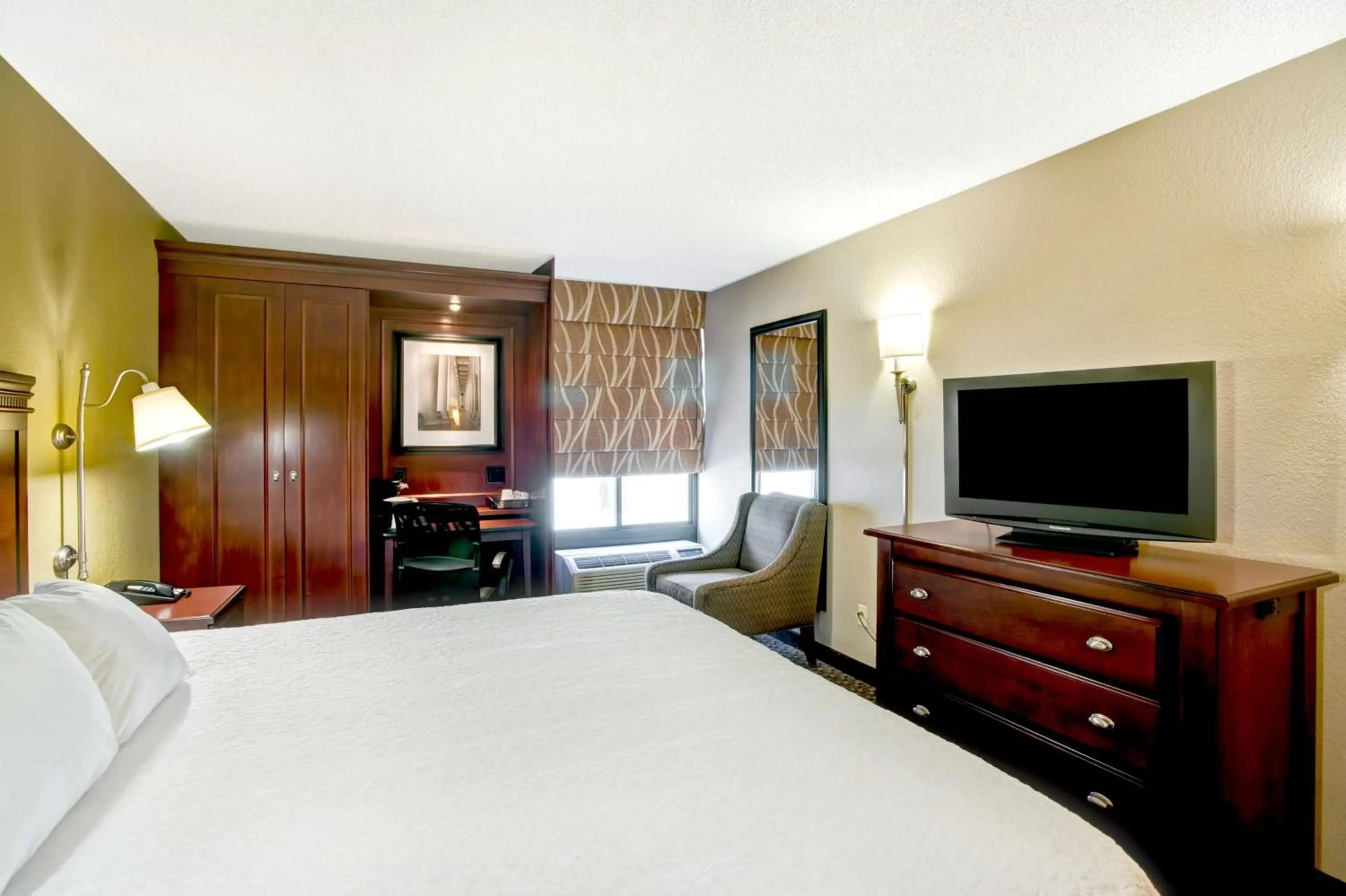 Bed in Hampton Inn College Station-Near Texas A&M University