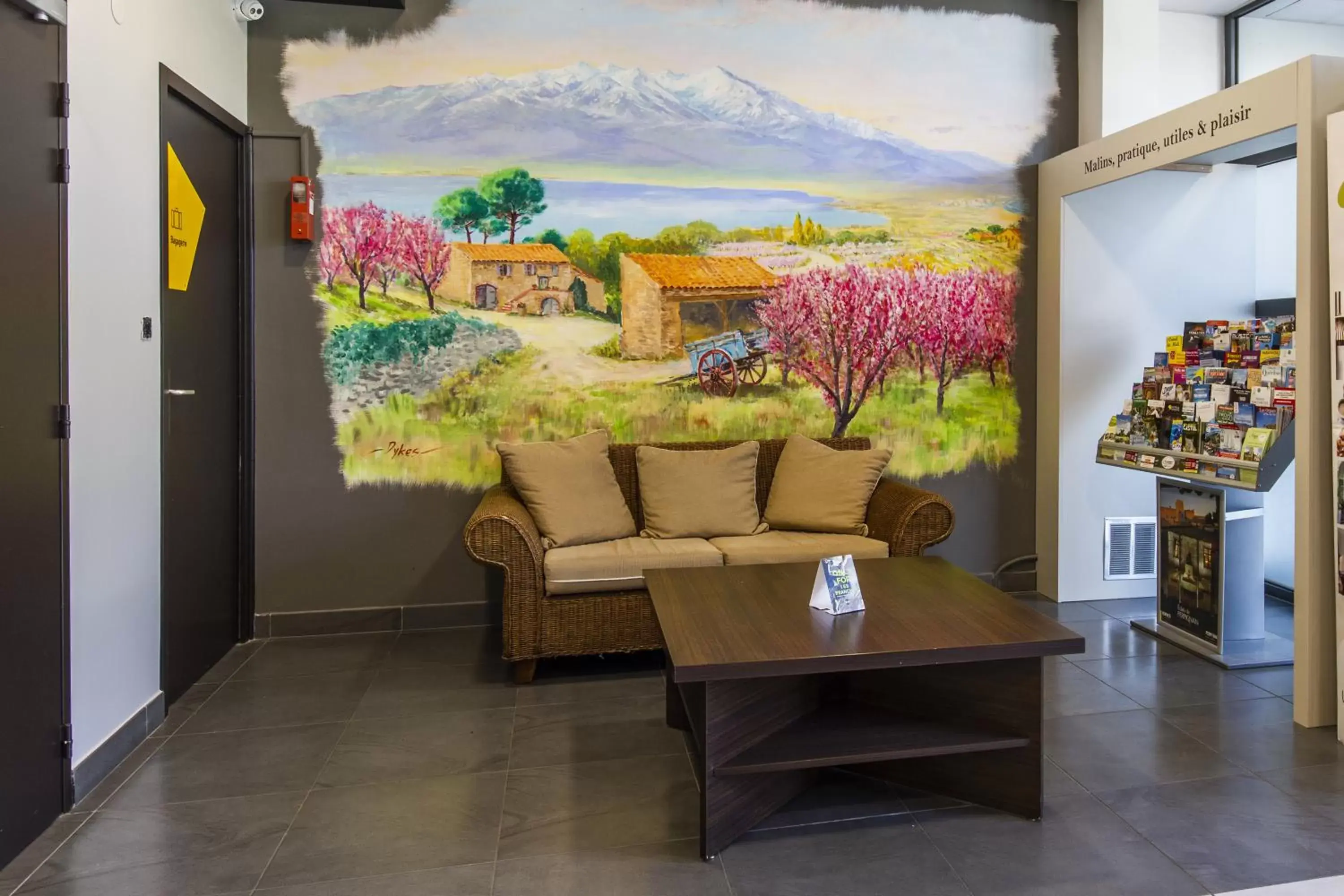 Lobby or reception, Seating Area in B&B HOTEL Perpignan Saleilles