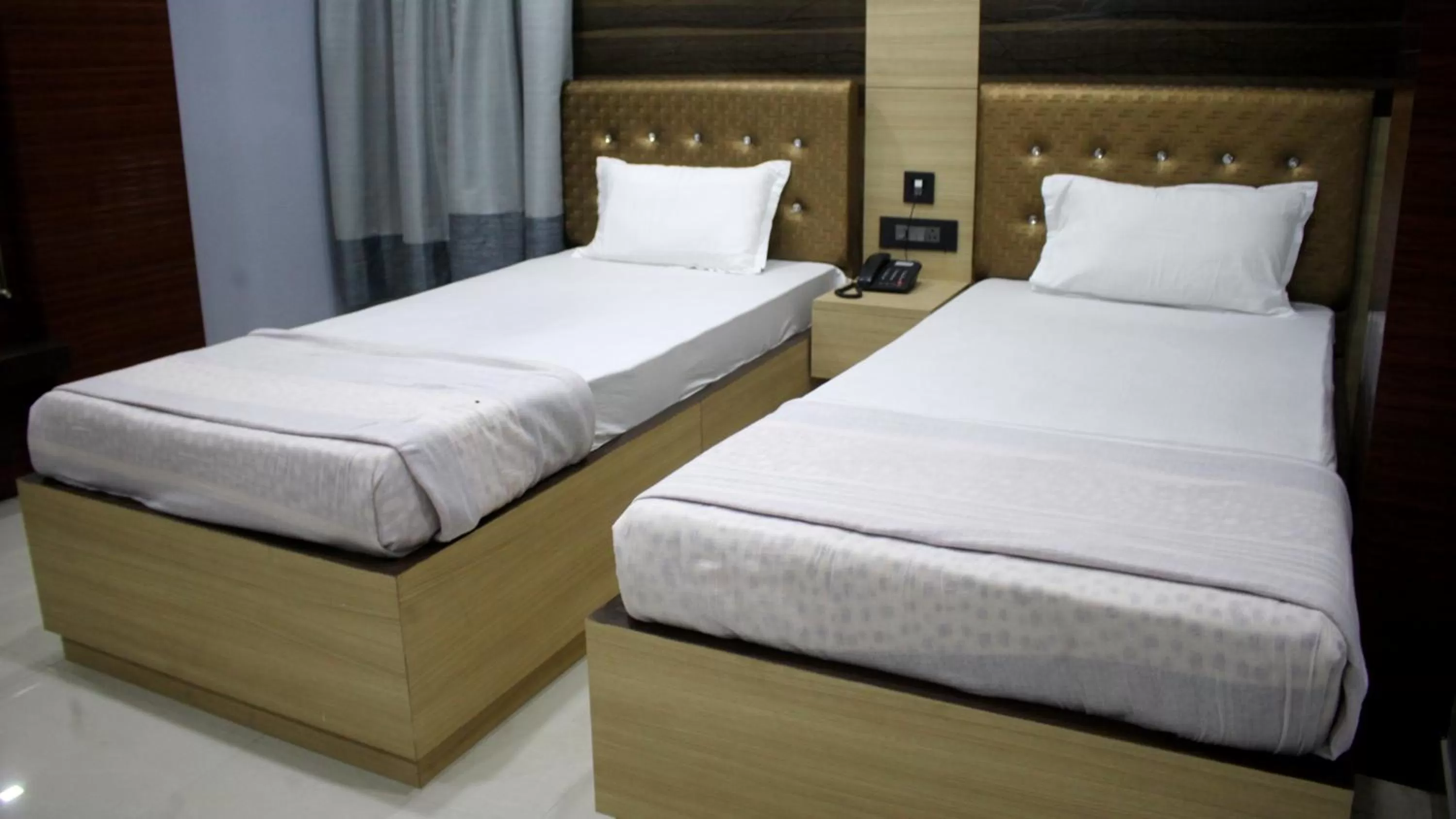 Bathroom, Bed in Hotel Shreemoyee Inn - Kamakhya Temple