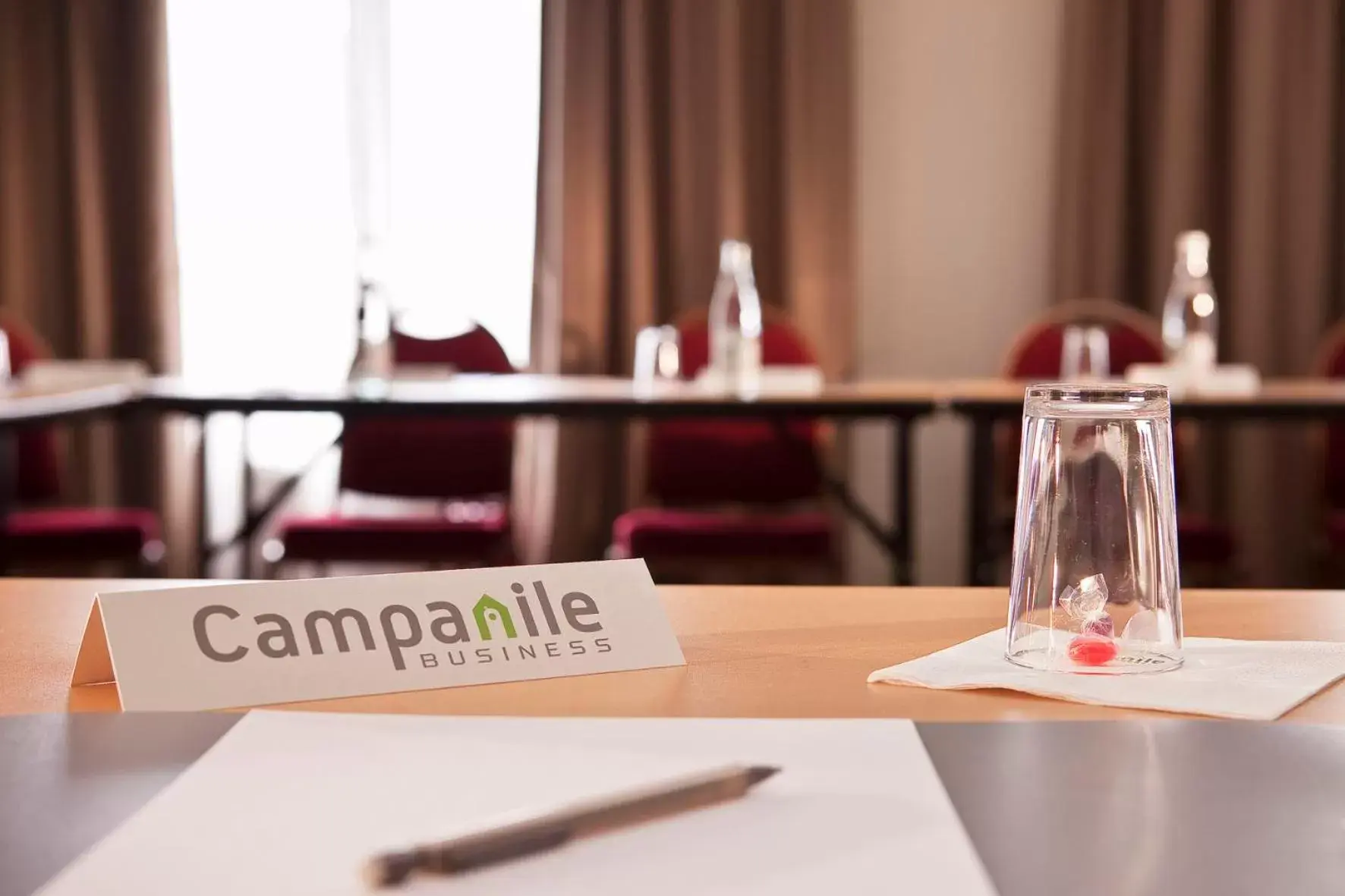 Business facilities in Campanile Epône