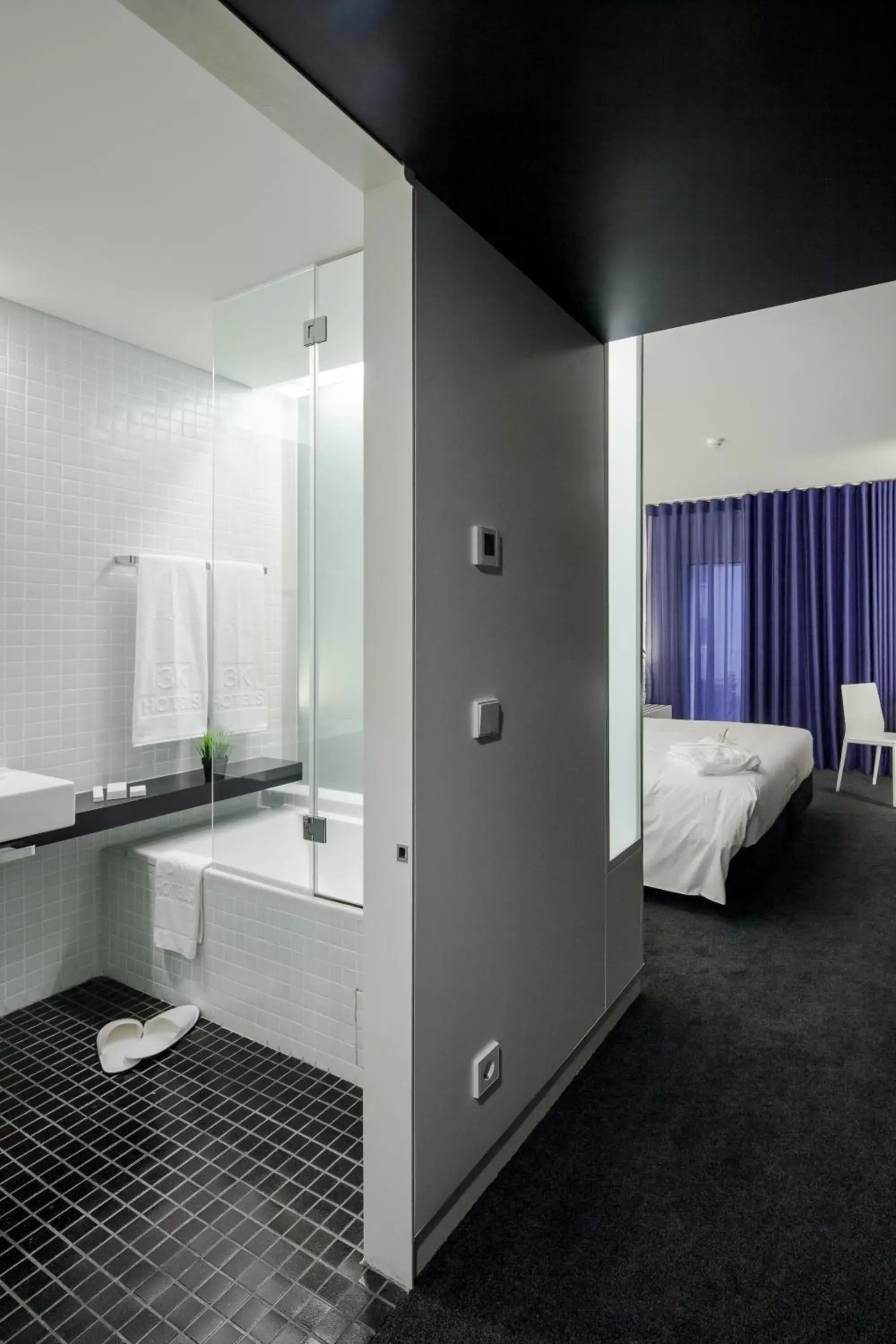 Photo of the whole room, Bathroom in Hotel 3K Europa