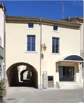Property Building in La Villa Tria Castella