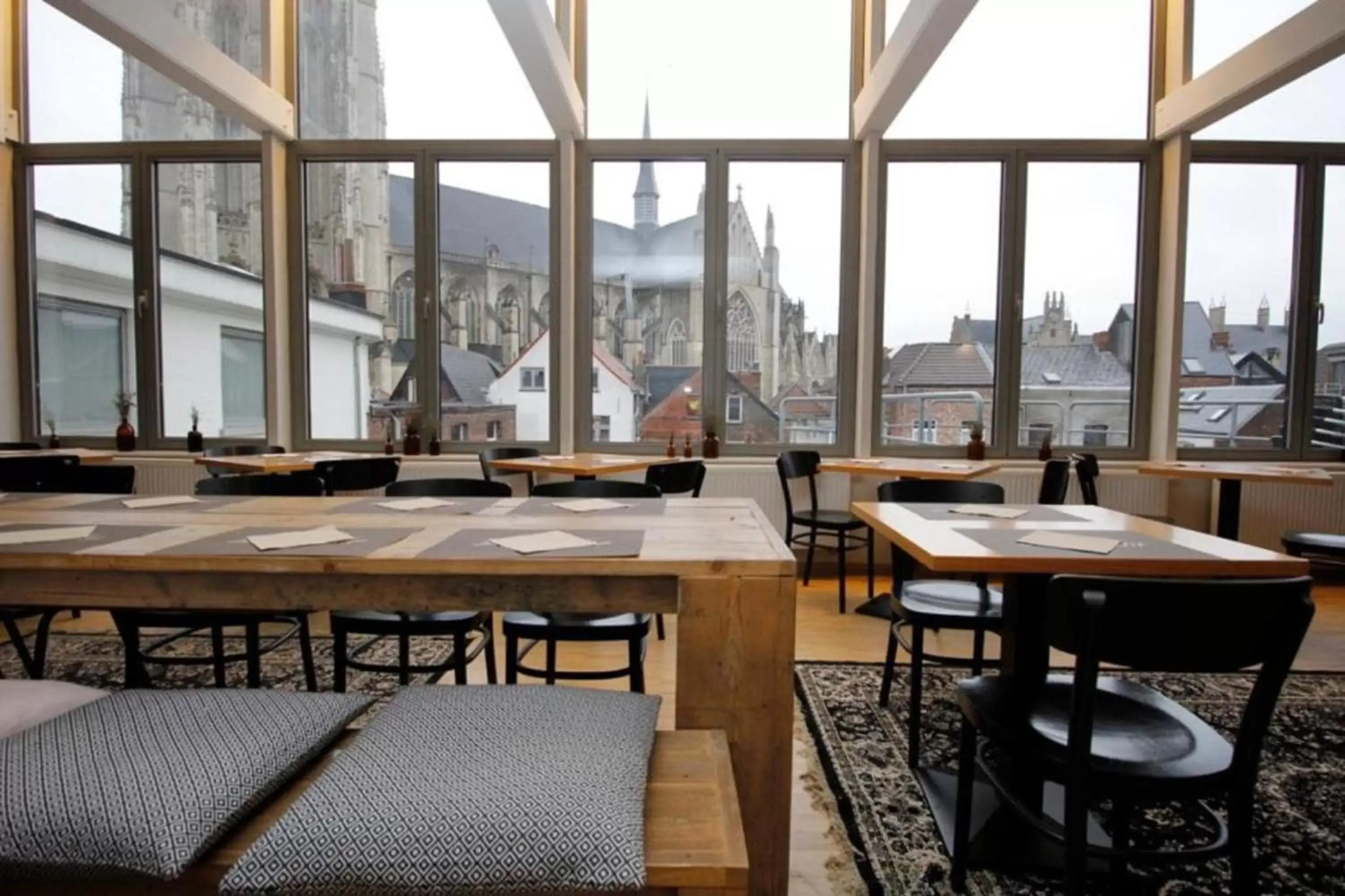 Restaurant/places to eat in 3 Paardekens - A City Centre Hotel
