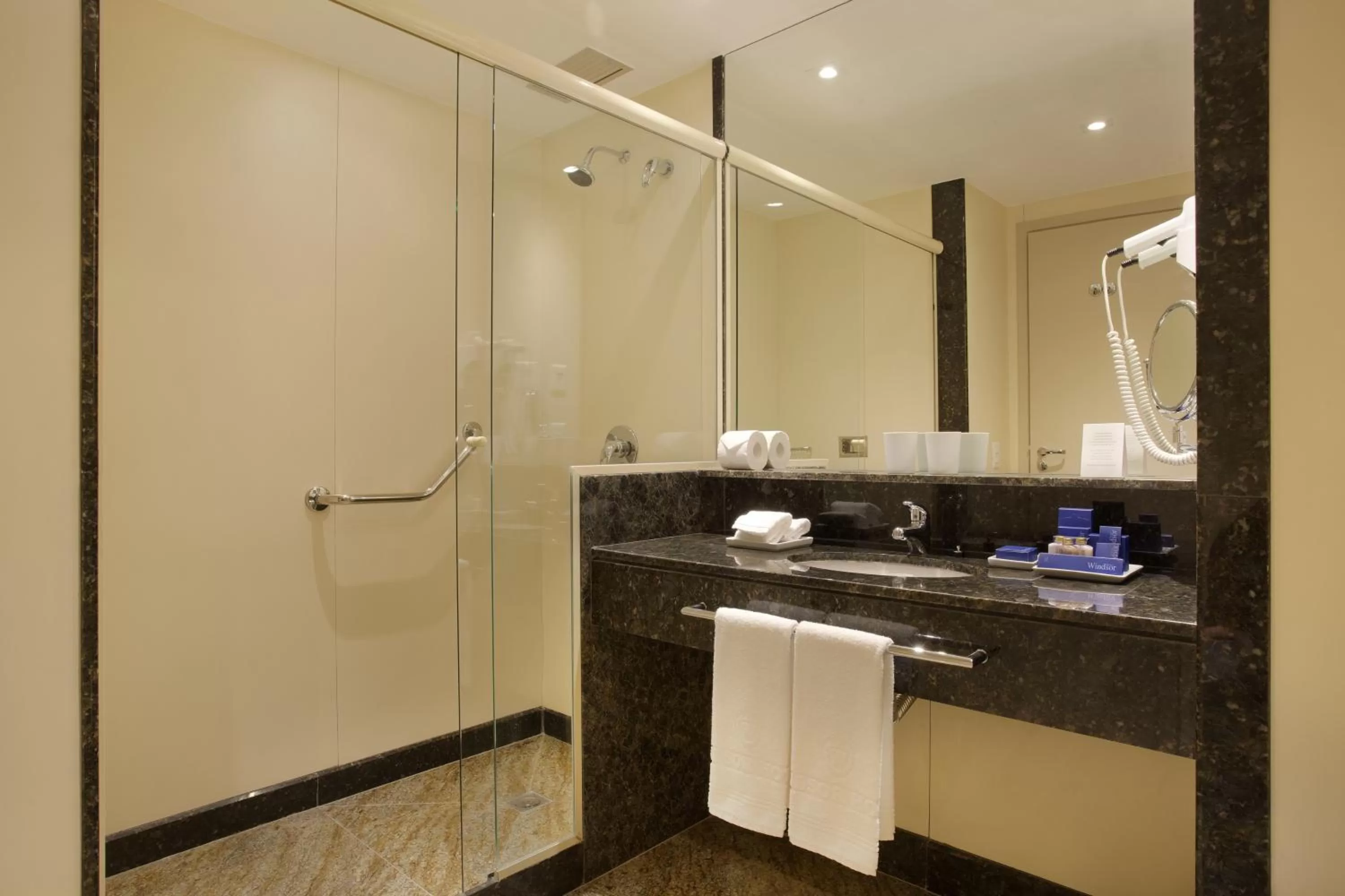 Bathroom in Windsor Brasilia Hotel