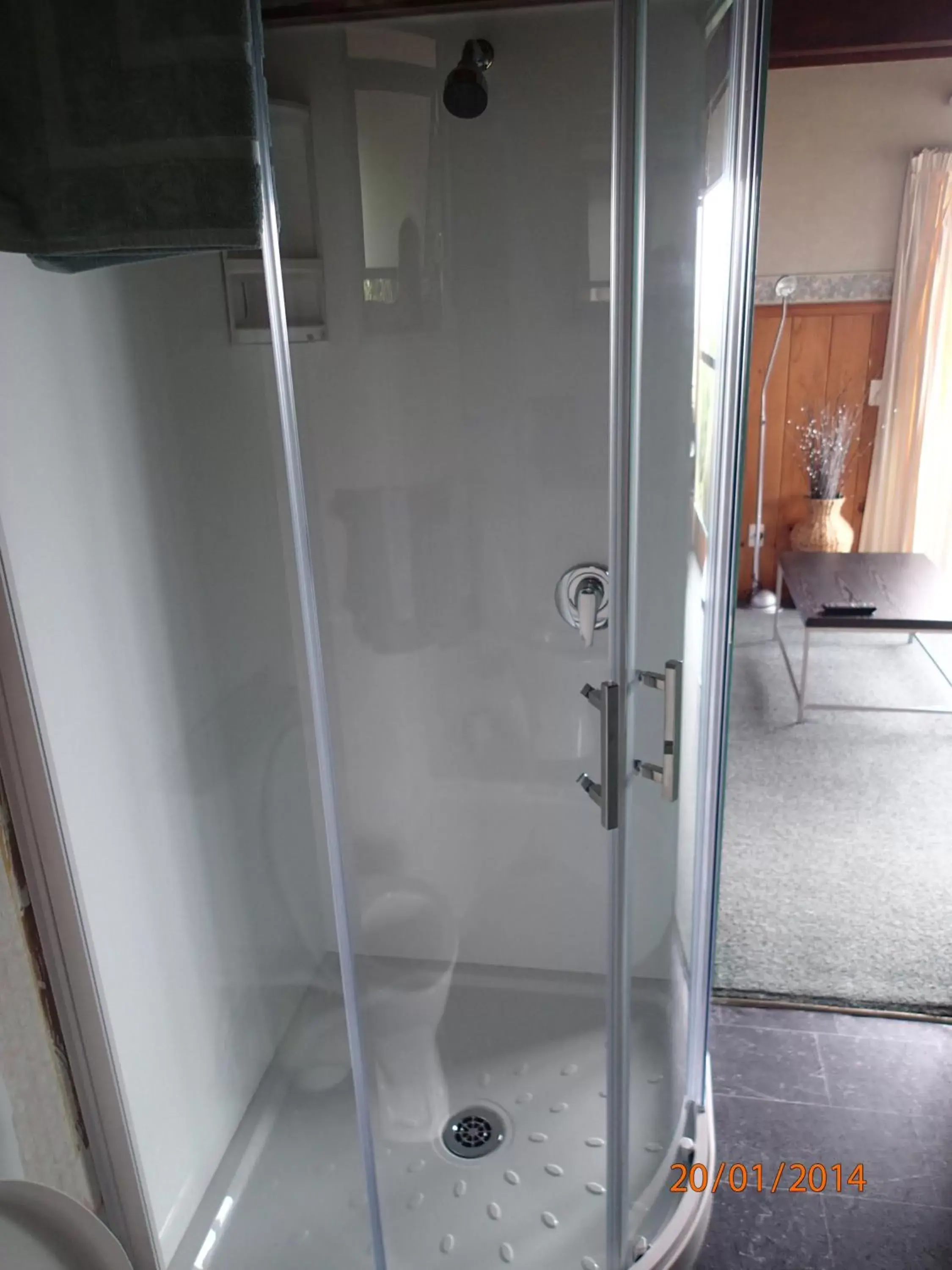 Bathroom in Grafton Cottage & Chalets