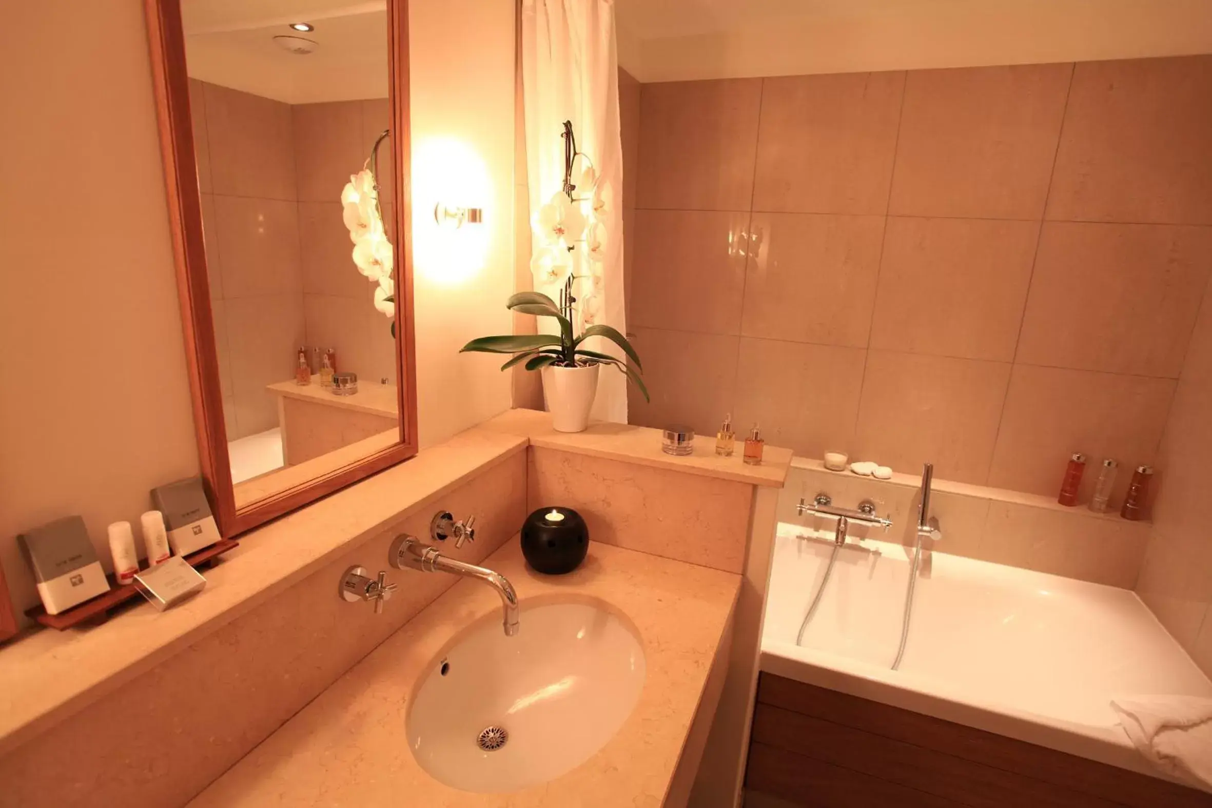 Bathroom in Les Domaines de Saint Endreol Golf & Spa Resort
