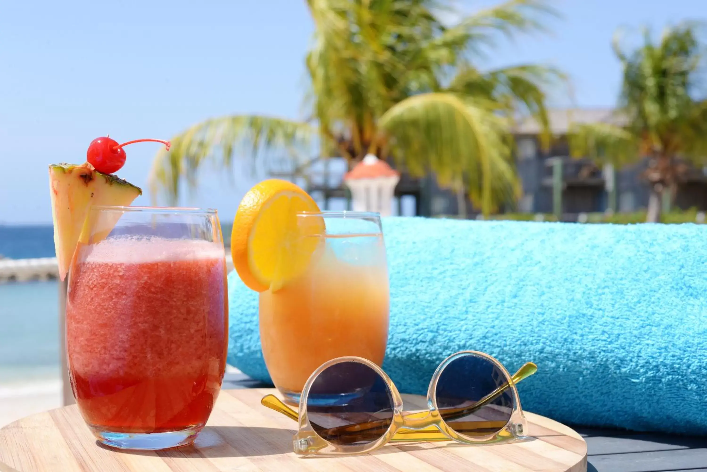 Swimming pool, Drinks in Curacao Avila Beach Hotel