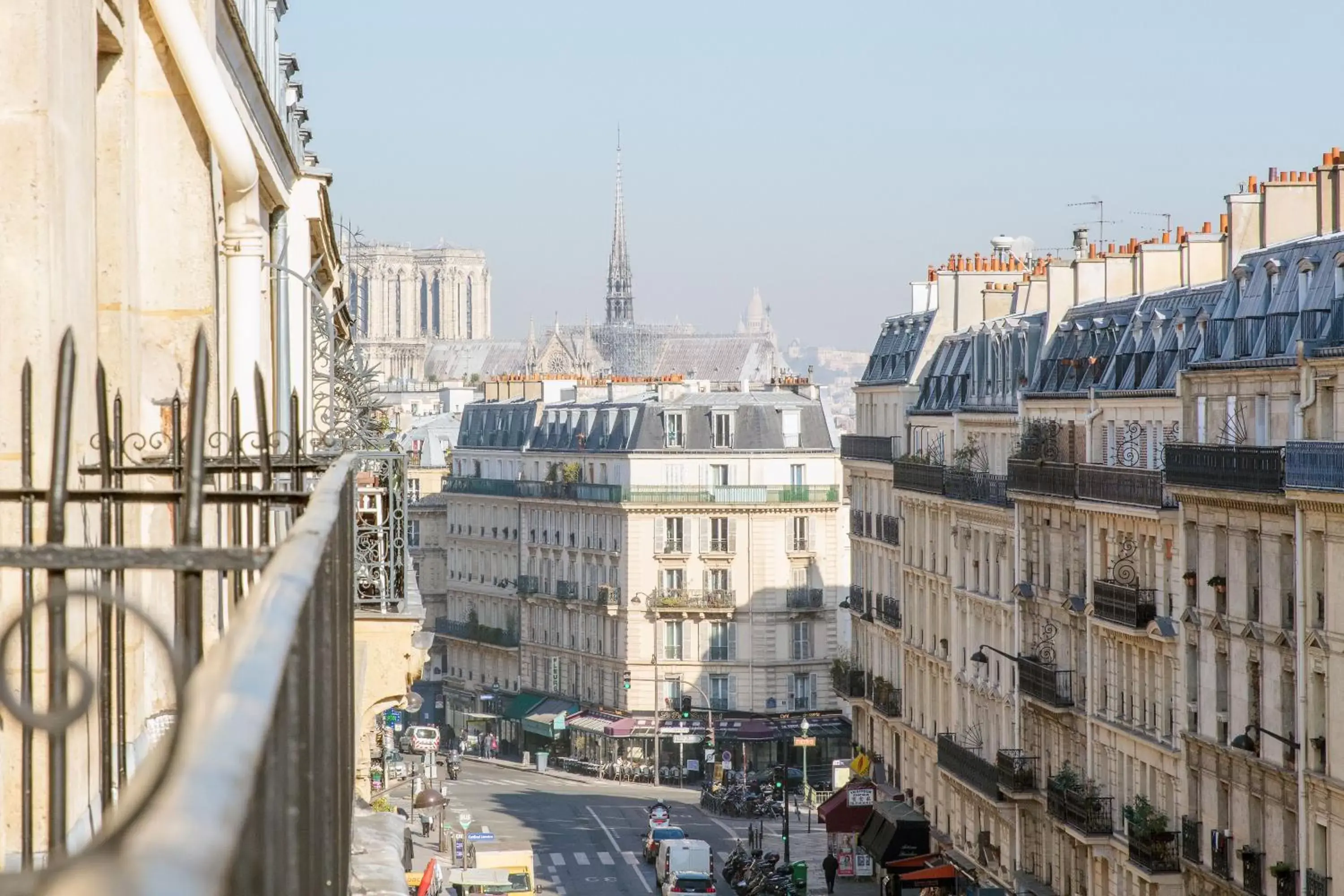 City view in Hotel des Nations Saint Germain