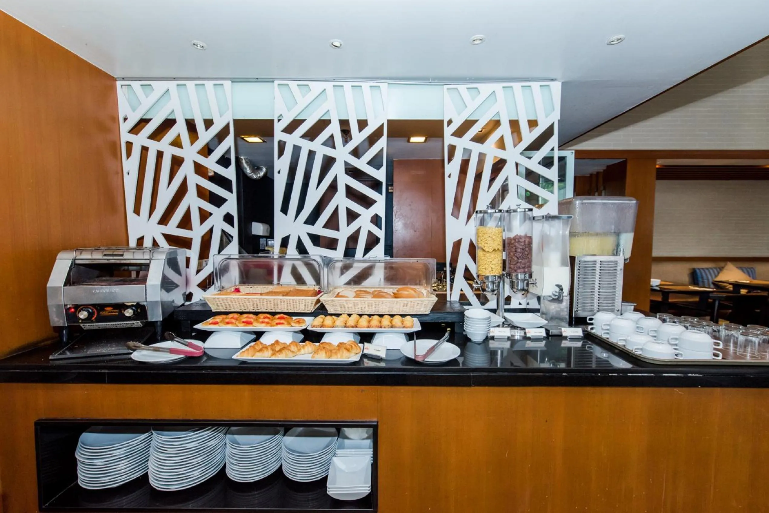 Buffet breakfast in ASHLEE Hub Hotel Patong