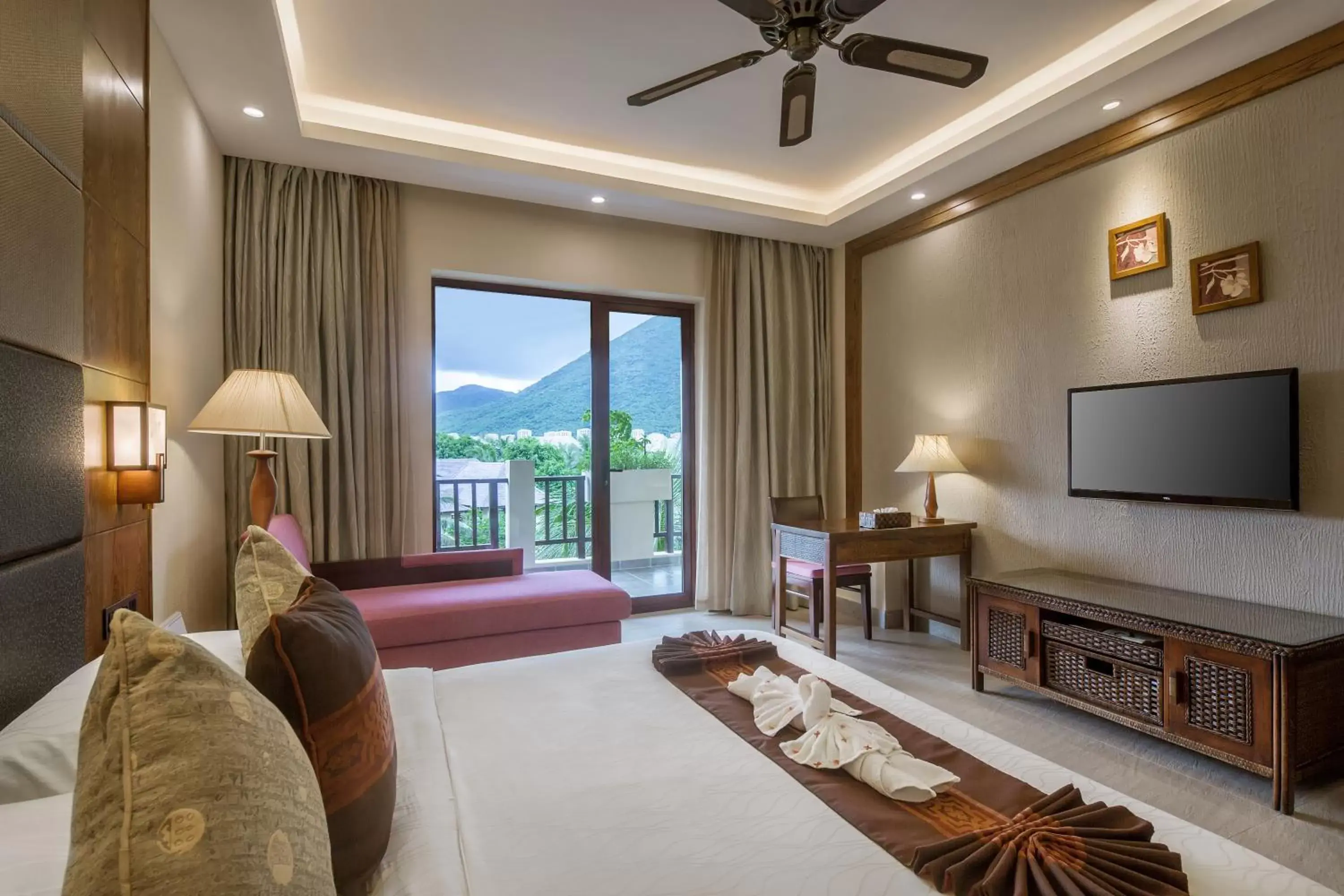 bunk bed, Seating Area in Sanya Yalong Bay Villas & Spa