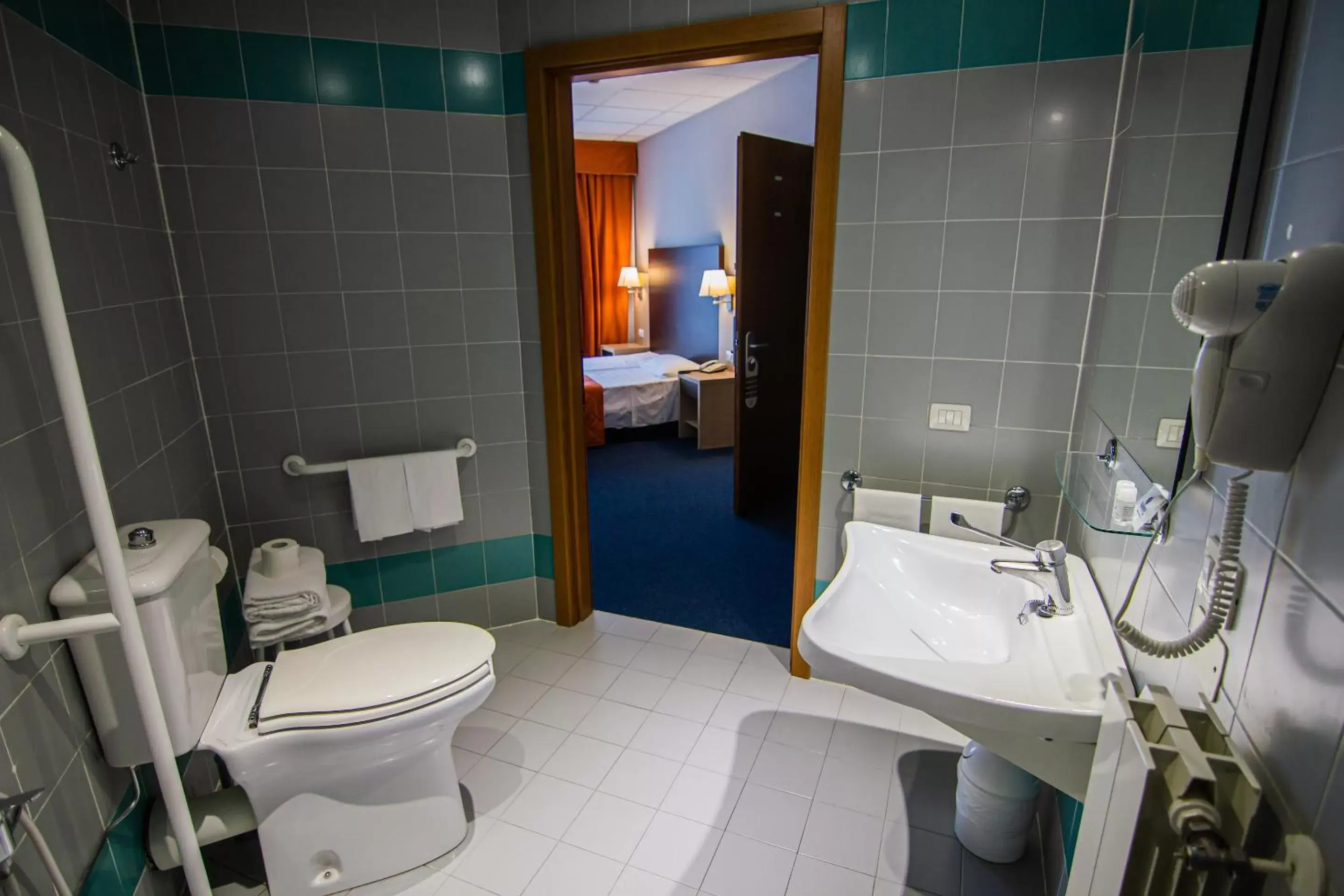 Bathroom in Tuscany Inn Bathroom in Tuscany Inn