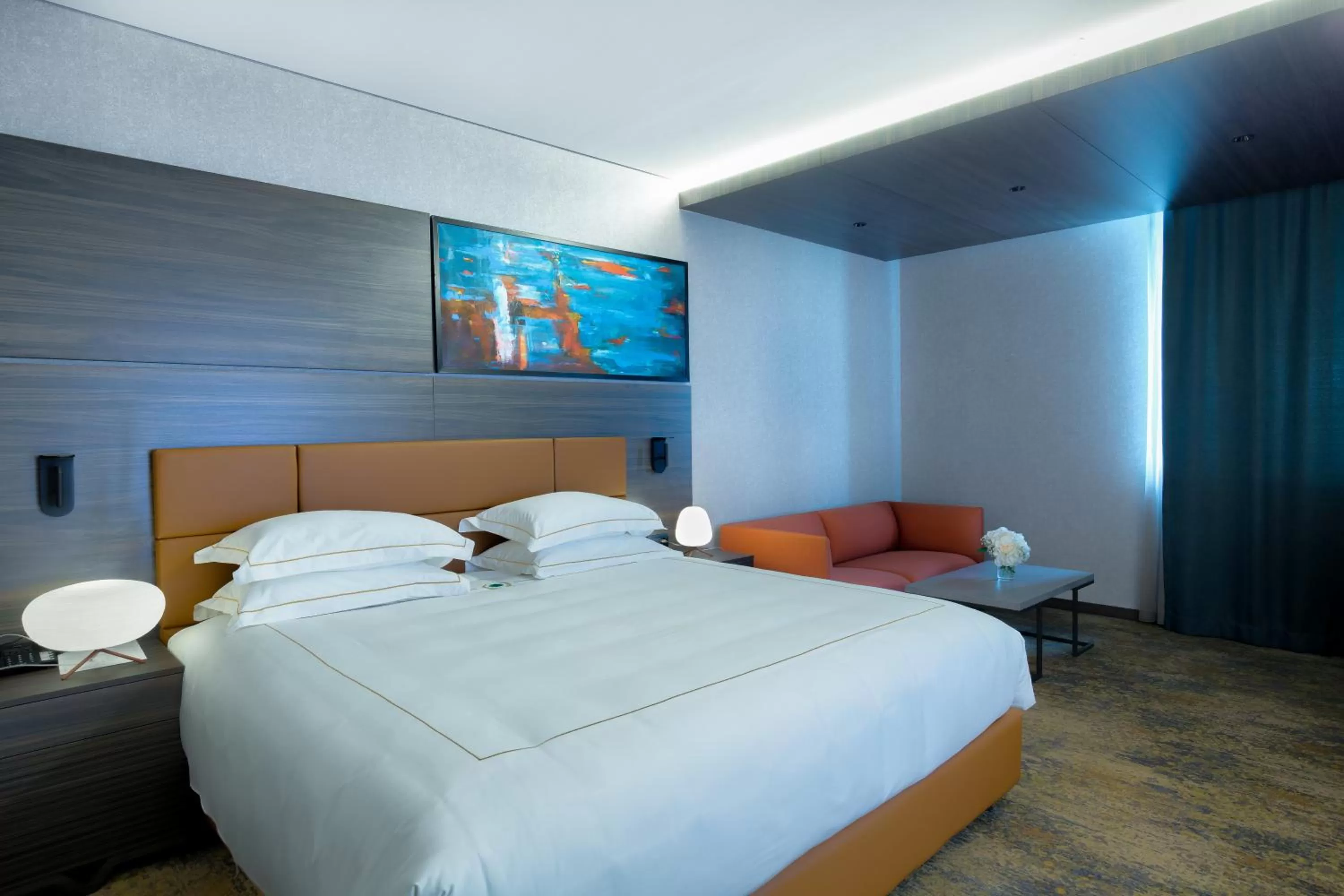 Bedroom, Bed in Emerald Hotel