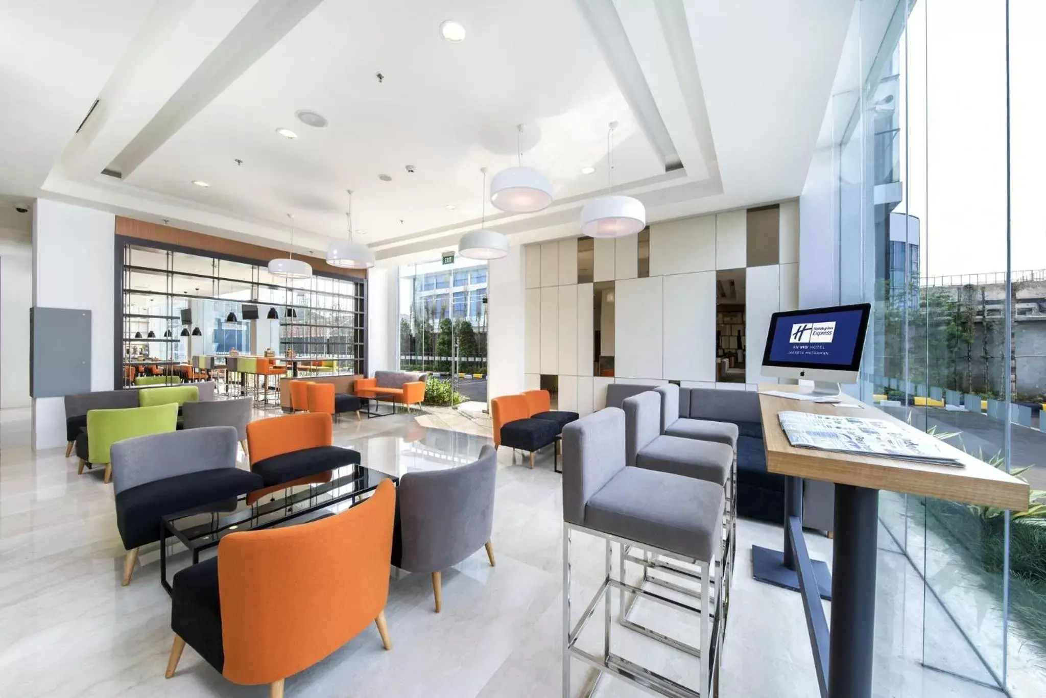 Property building, Restaurant/Places to Eat in Holiday Inn Express Jakarta Matraman, an IHG Hotel