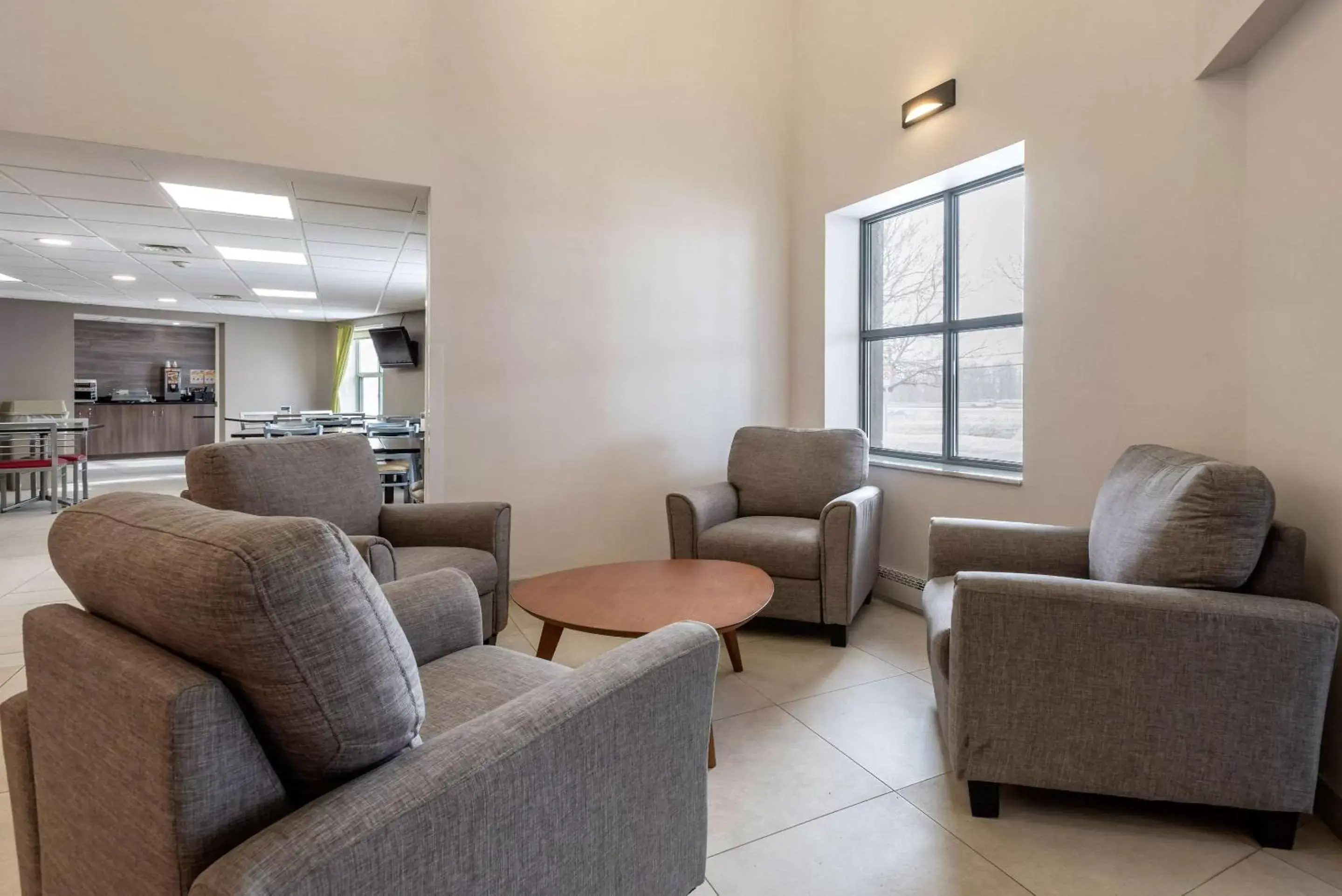 Lobby or reception in Quality Suites Lobby or reception in Quality Suites