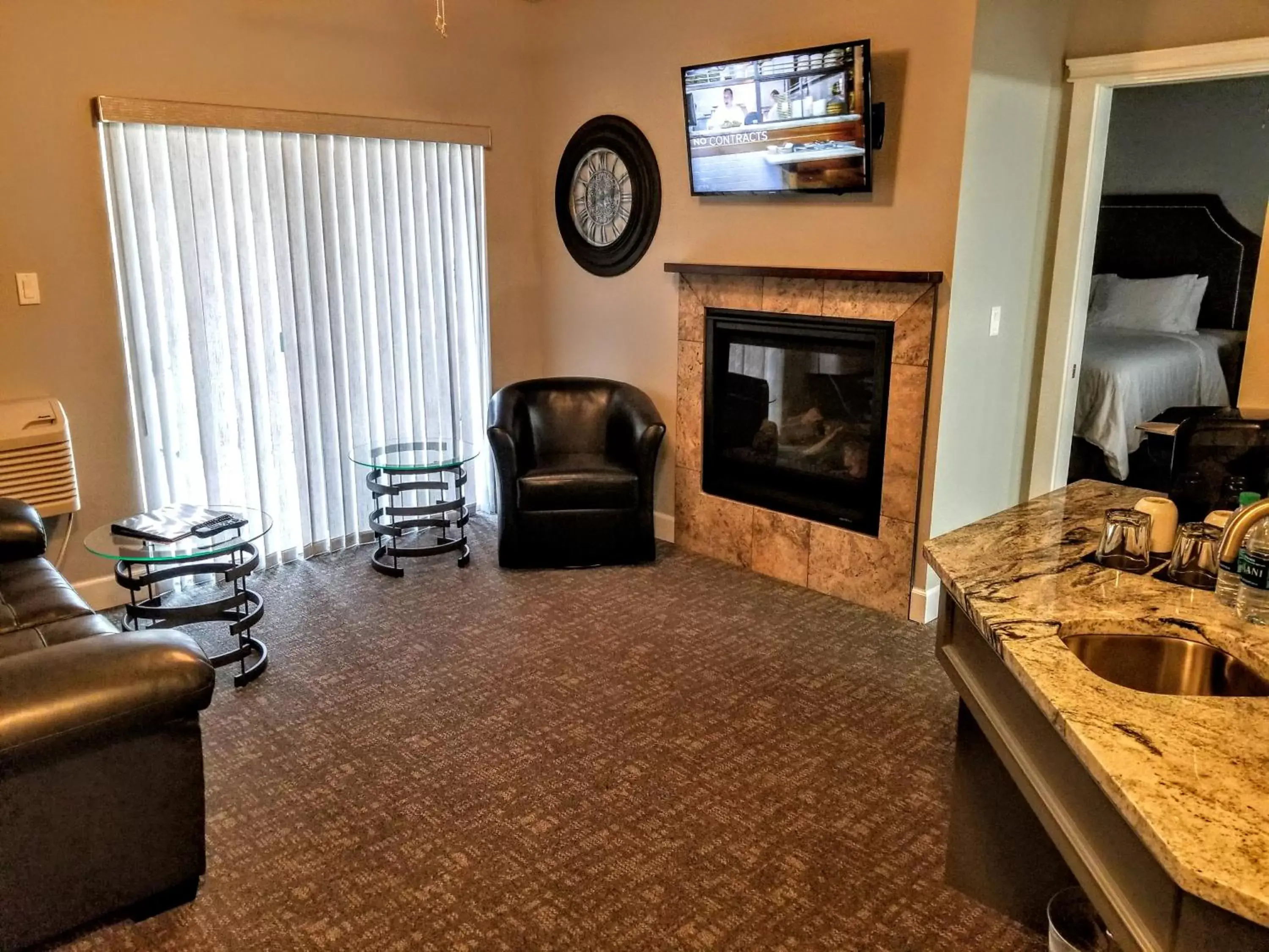 Living room, Seating Area in Resort at Eagle Point Golf Club Lodging