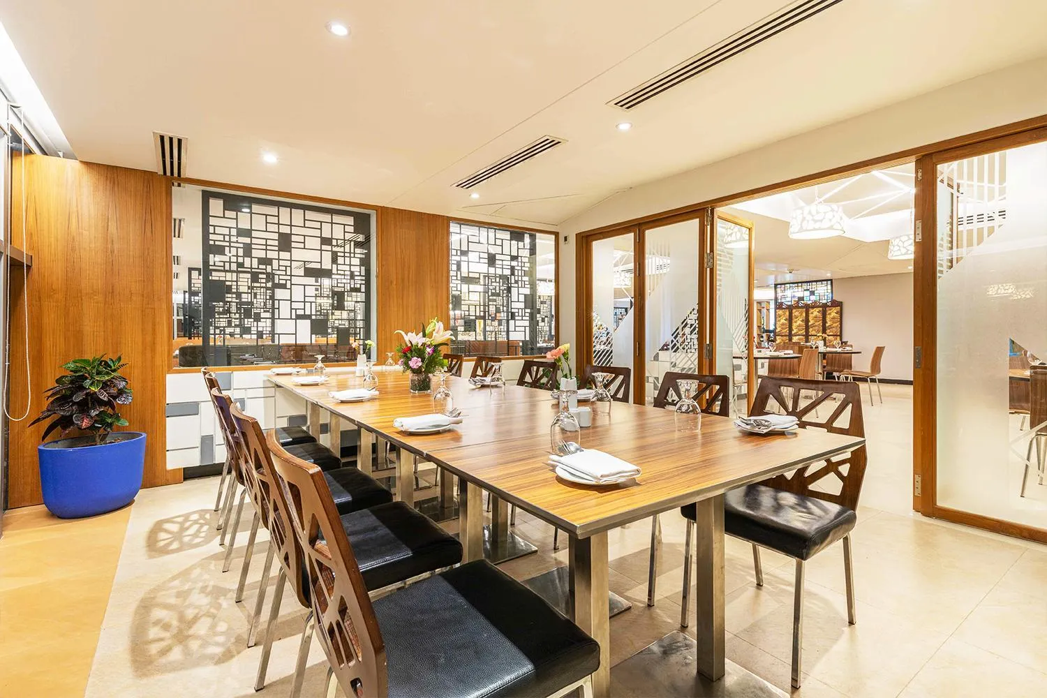 Restaurant/places to eat in Dhaka Regency Hotel & Resort