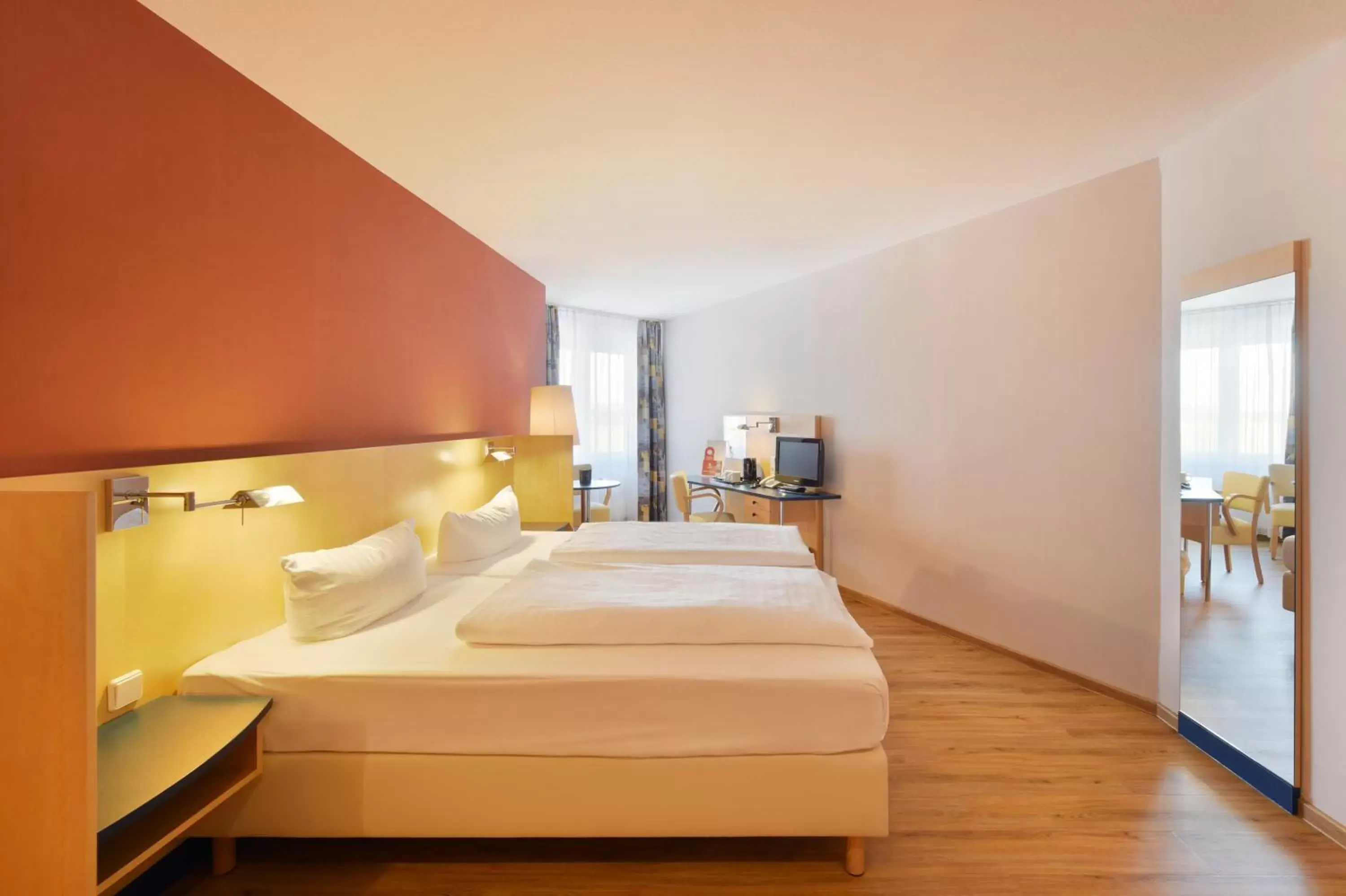 Photo of the whole room, Bed in Amedia Dresden Elbpromenade, Trademark Collection by Wyndham