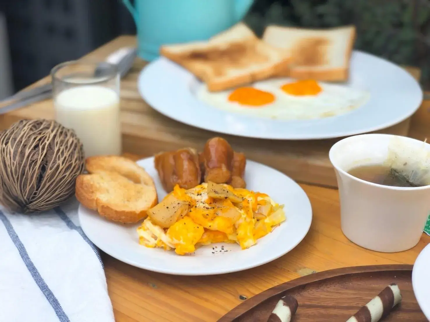 Breakfast in Kinnon Deluxe Hostel Coworking Cafe Breakfast in Kinnon Deluxe Hostel Coworking Cafe