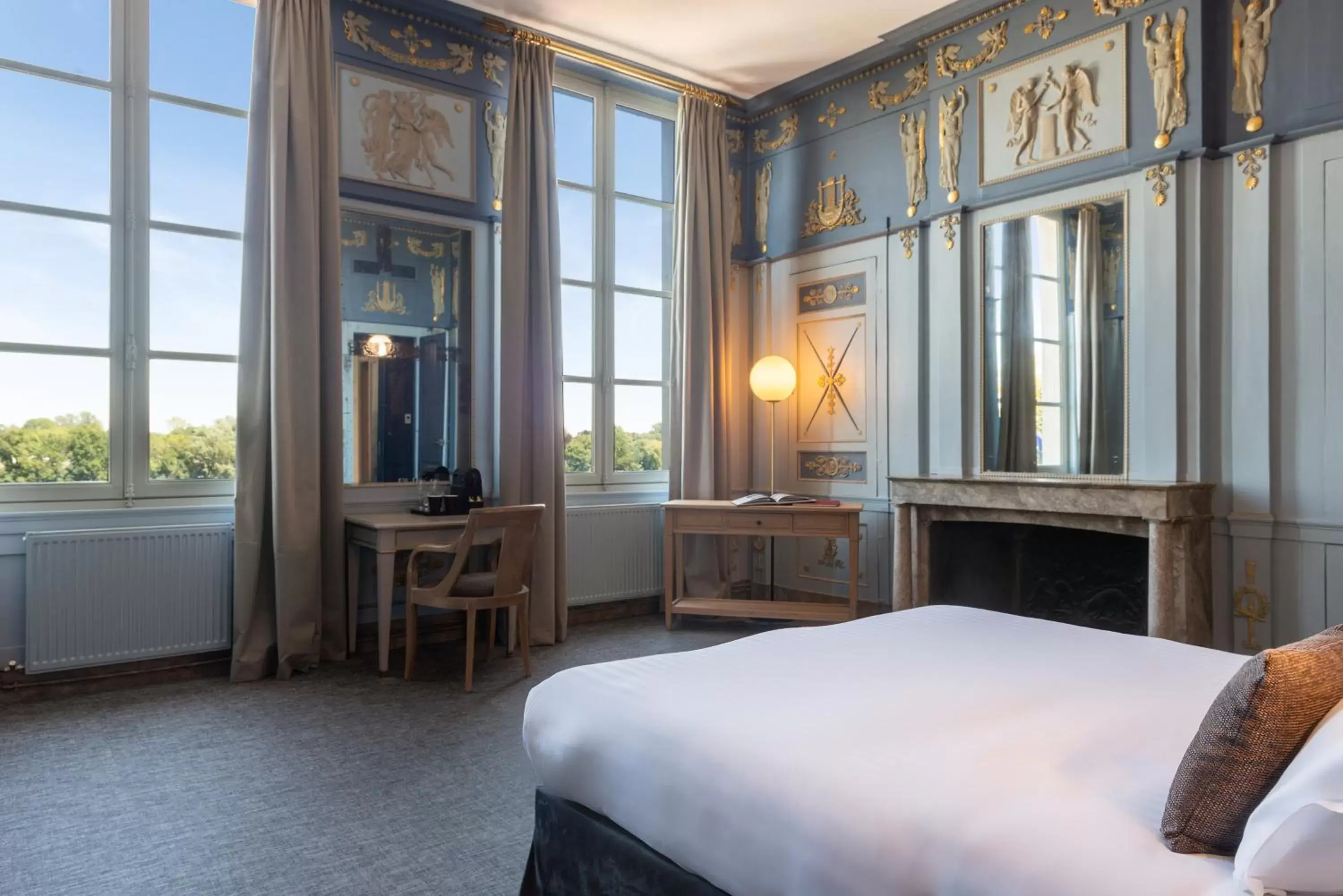 Bedroom in Hôtel Anne d'Anjou, The Originals Collection