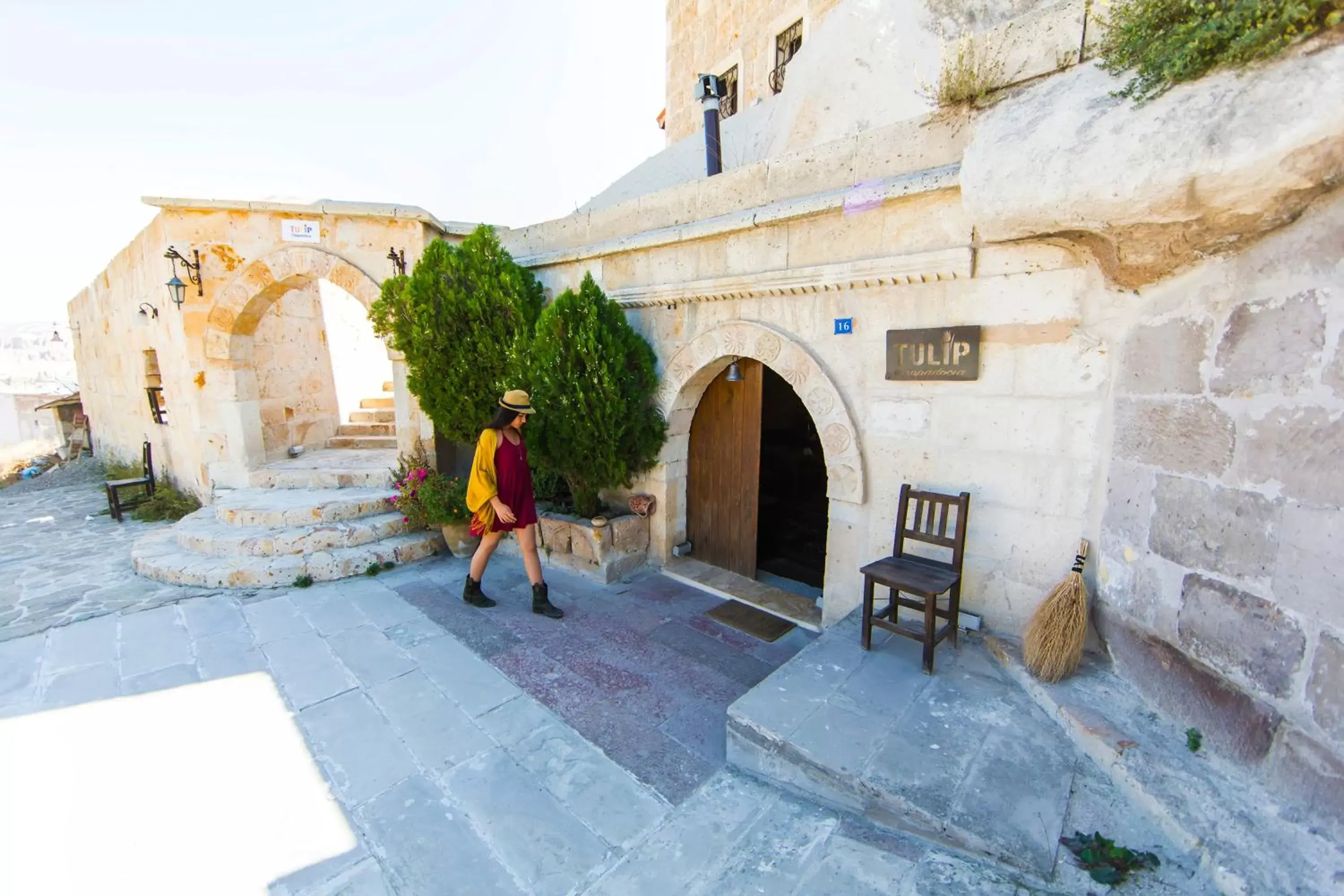 Facade/entrance in Tulip Cave Suites