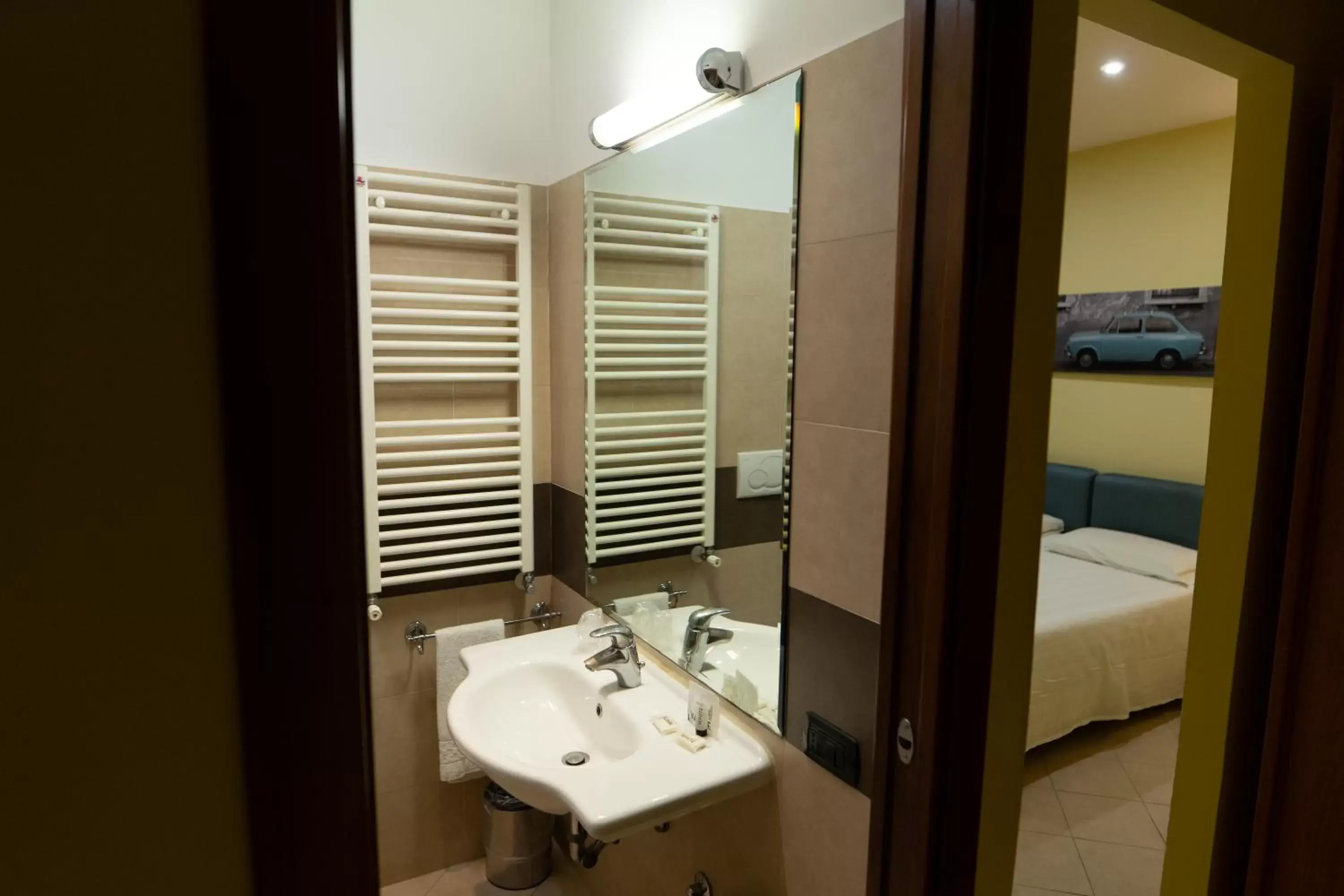 Bathroom in Crosti Hotel