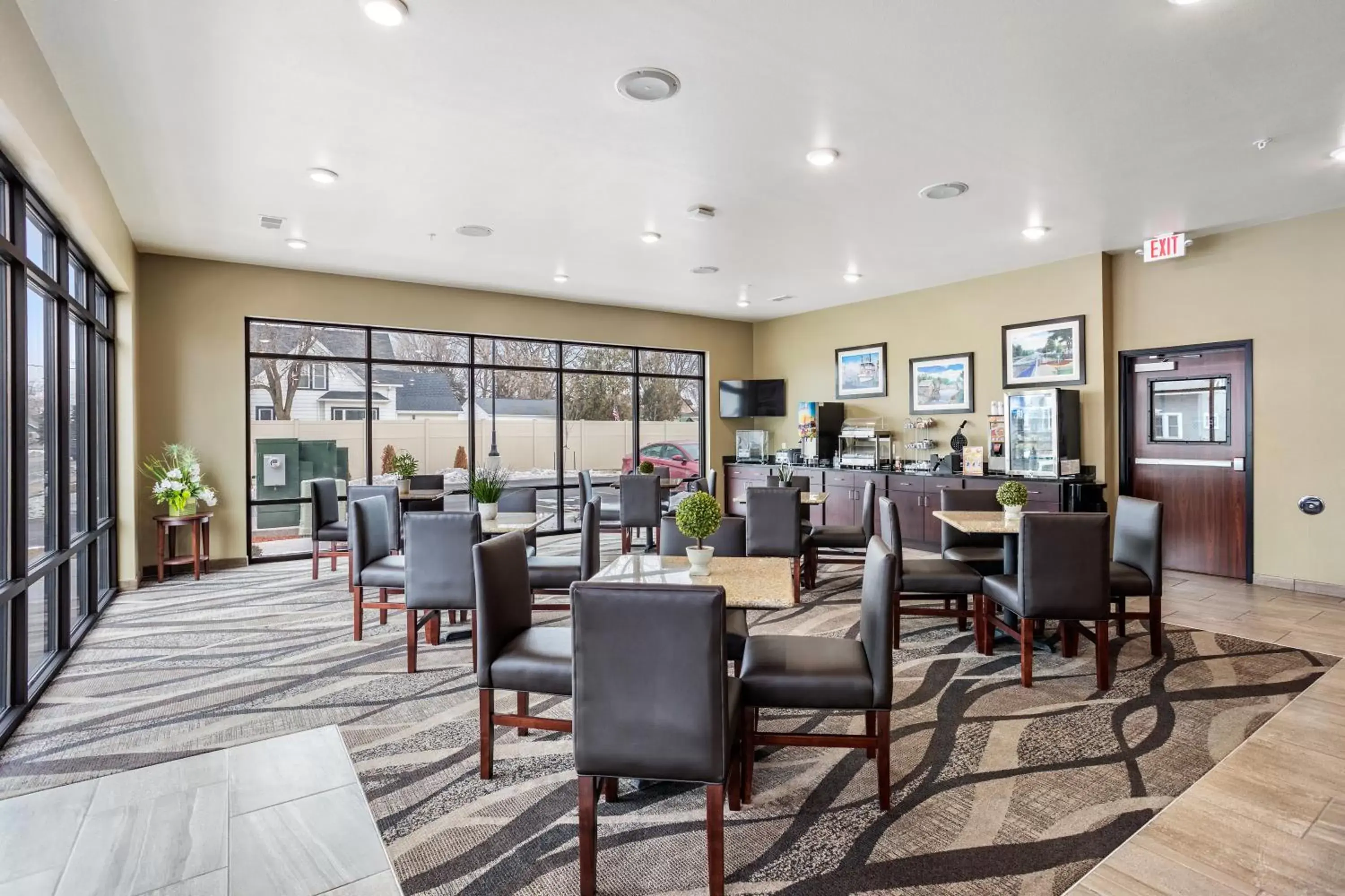 Lounge or bar, Restaurant/Places to Eat in Cobblestone Hotel & Suites - Little Chute