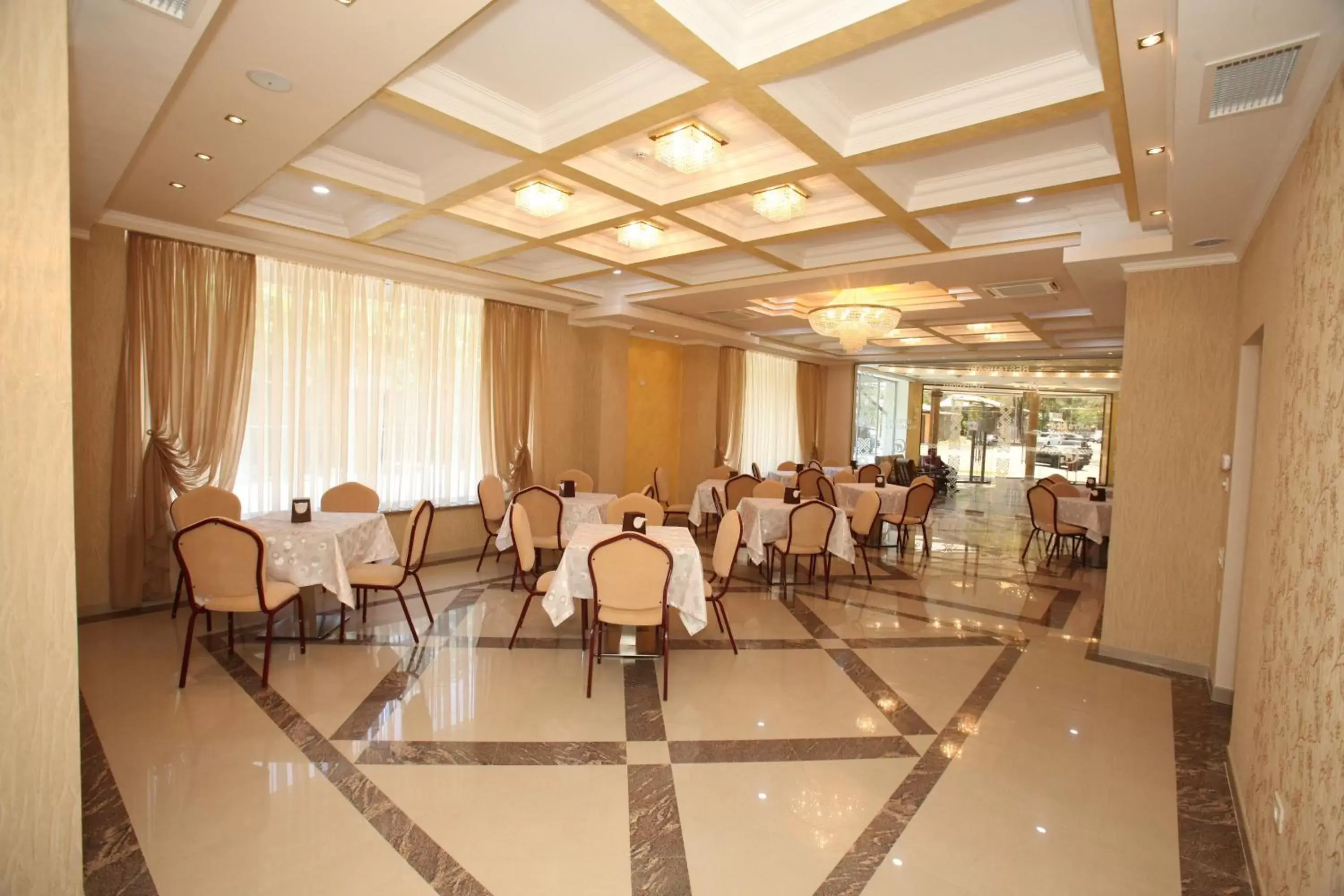 Restaurant/places to eat in Artsakh Hotel Restaurant/places to eat in Artsakh Hotel