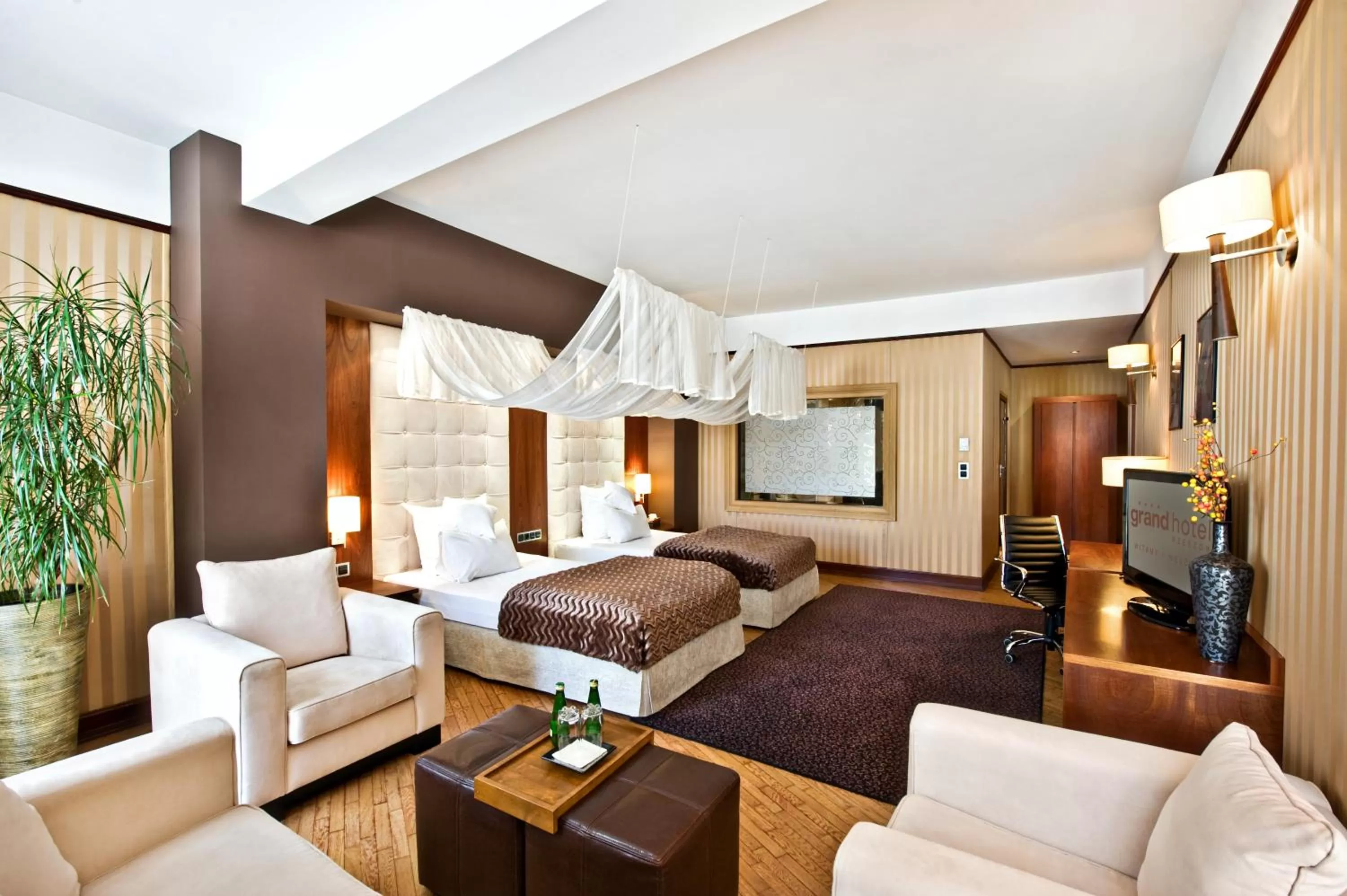 Photo of the whole room, Bed in Grand Hotel Boutique