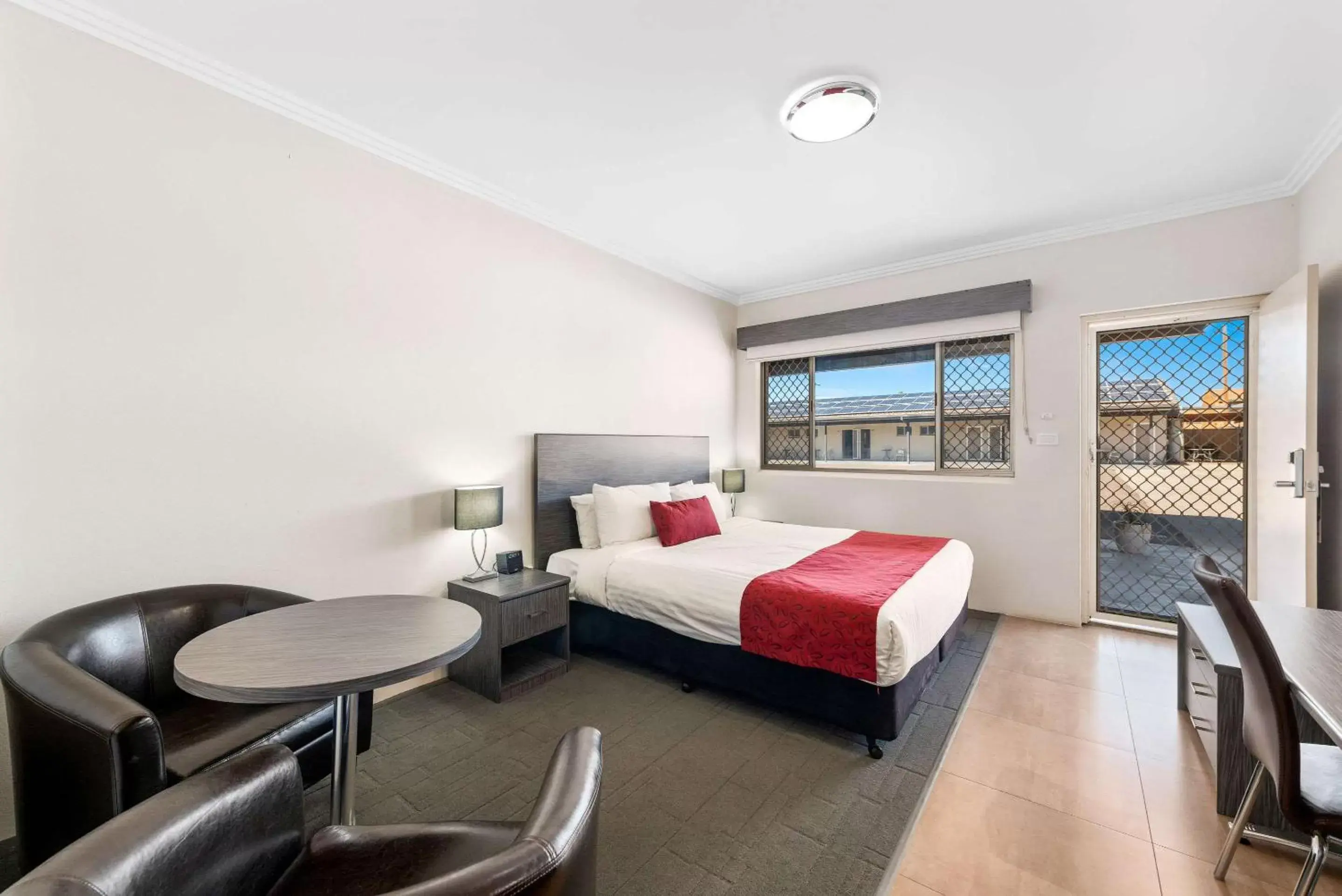 Photo of the whole room, Bed in Comfort Inn Moree Photo of the whole room, Bed in Comfort Inn Moree