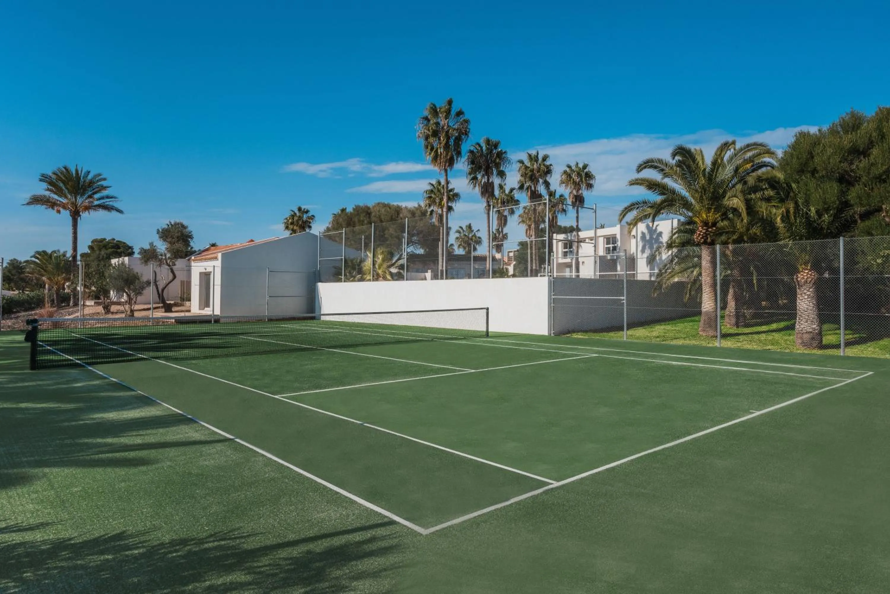 Tennis court in Iberostar Waves Cala Domingos All Inclusive