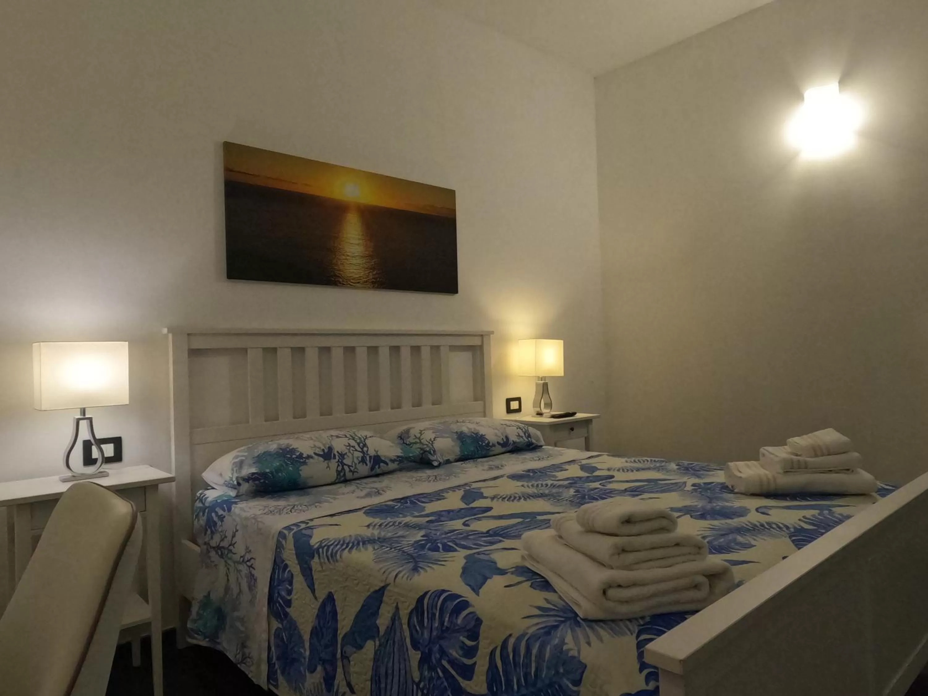 Bedroom, Bed in B&B The Sun 'tis