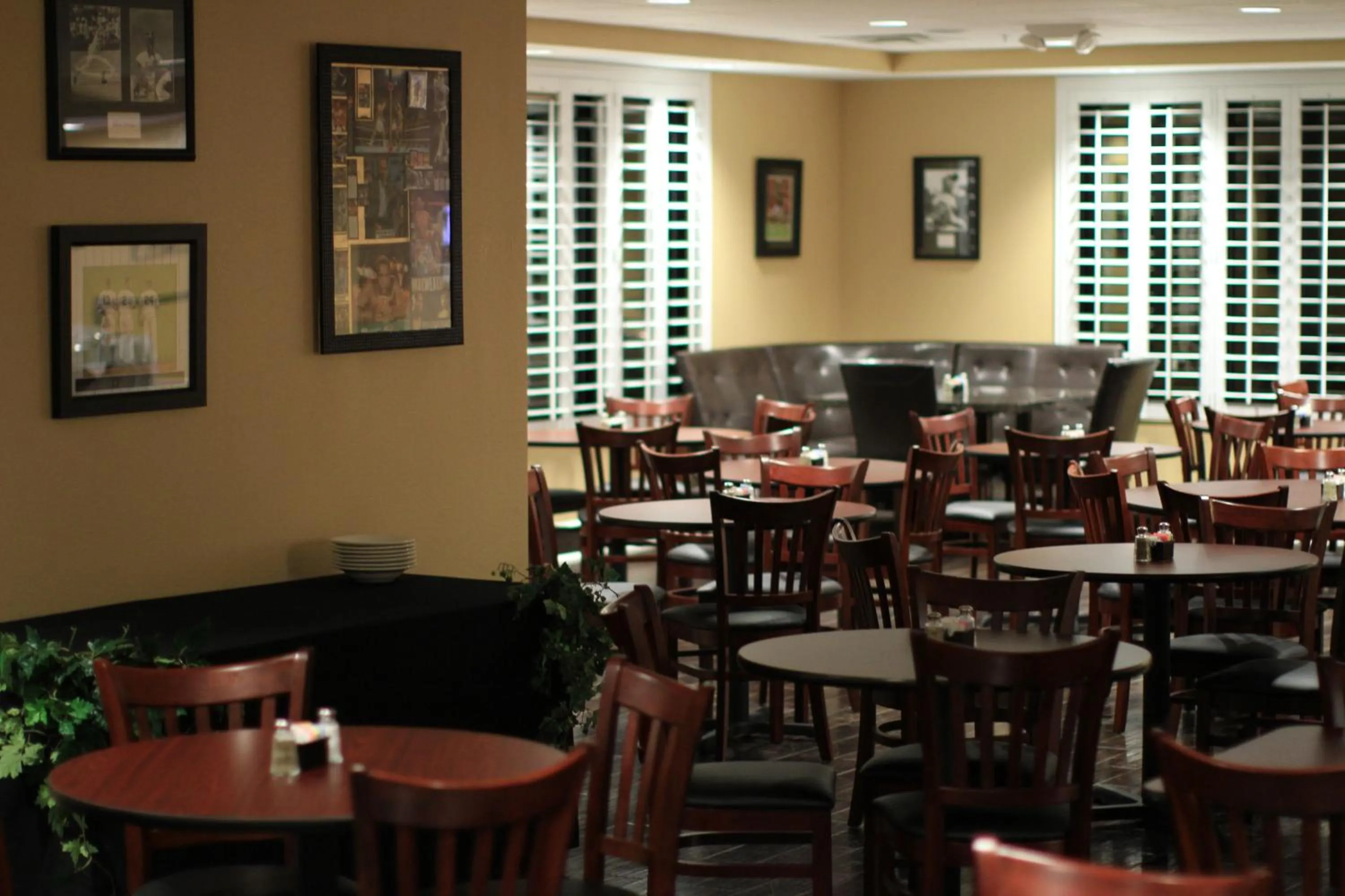 Restaurant/places to eat in Marble Waters Hotel & Suites, Trademark by Wyndham