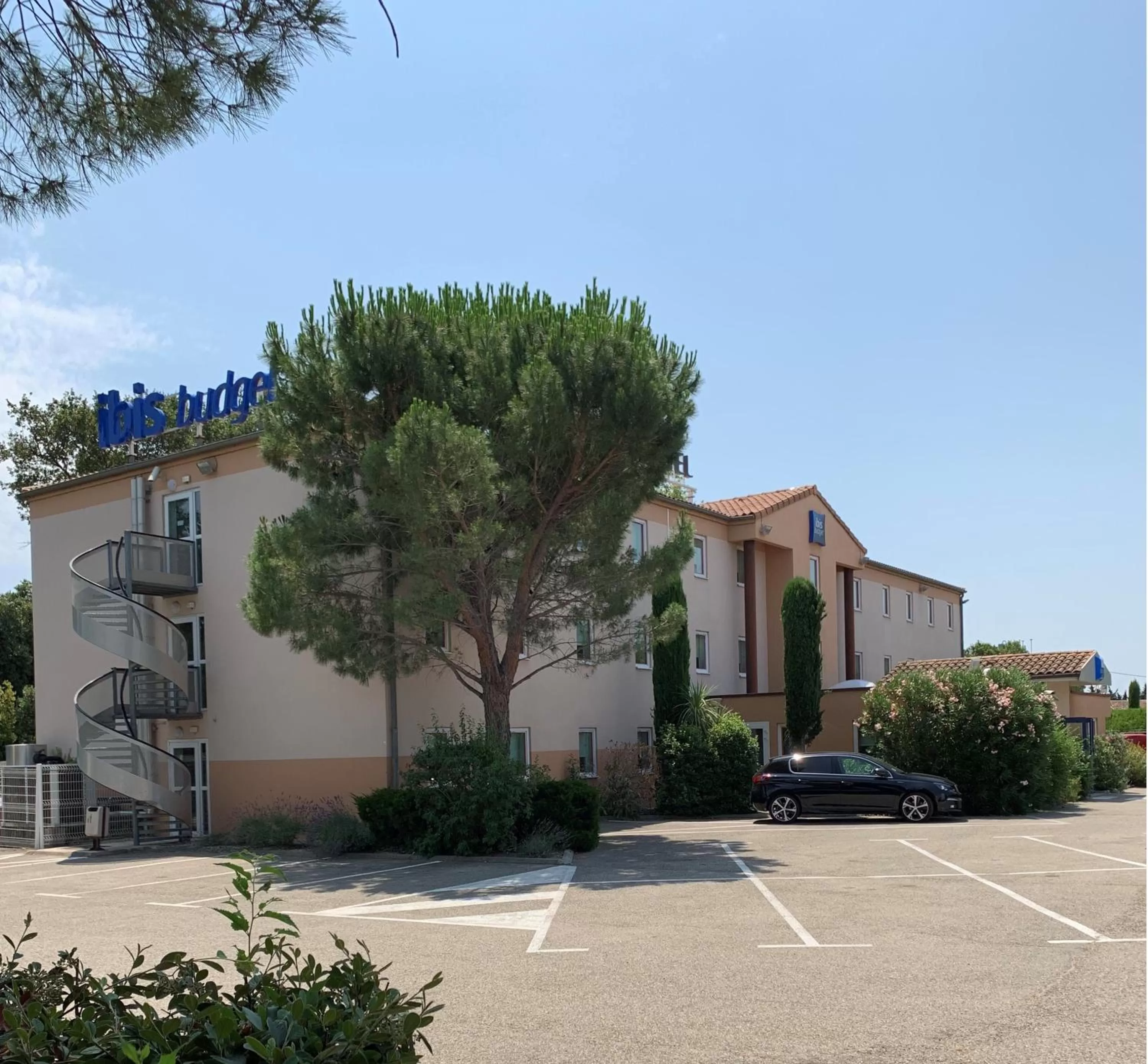 Facade/entrance in ibis budget Orange Centre