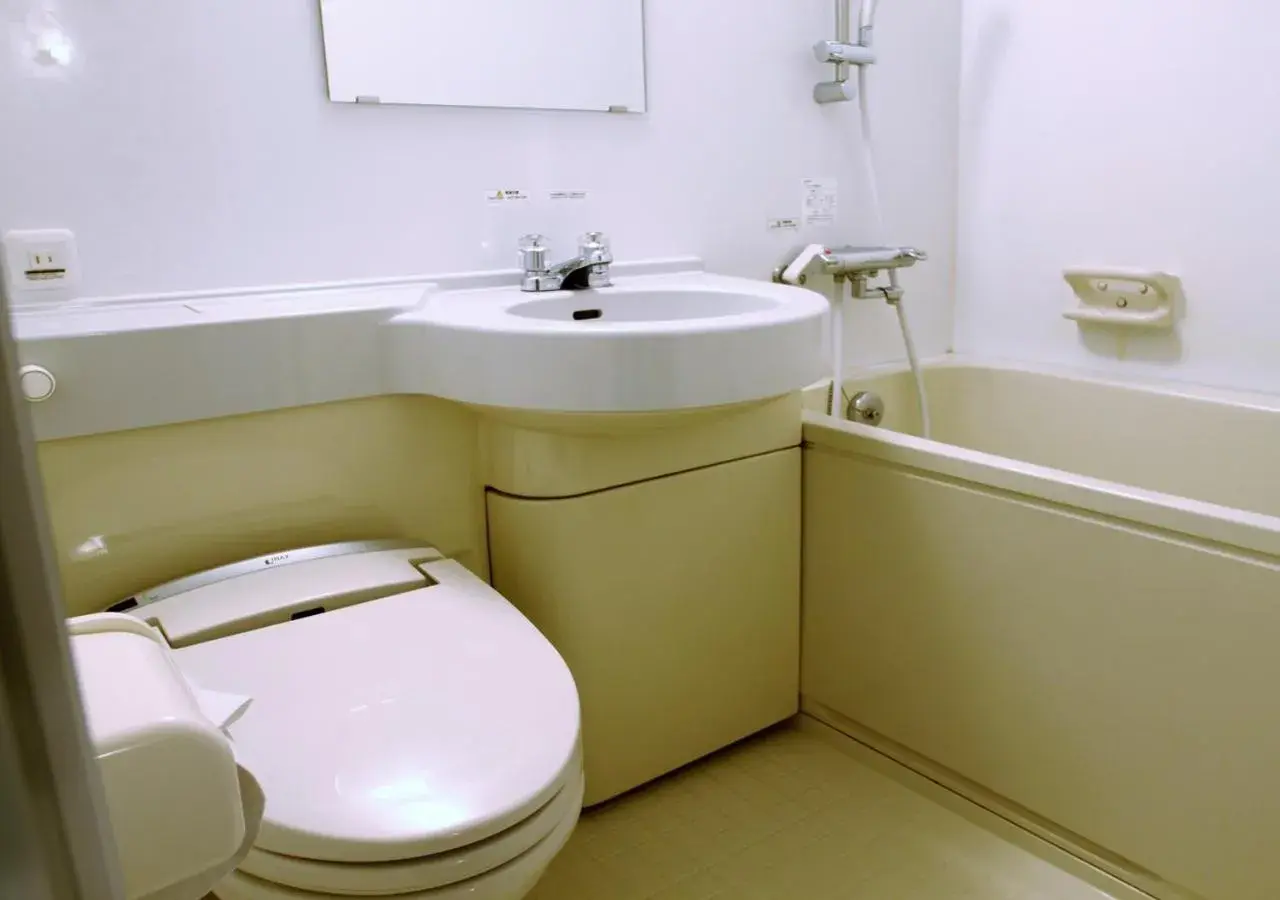 Photo of the whole room, Bathroom in Apa Hotel Kagoshima-Chuo-Ekimae
