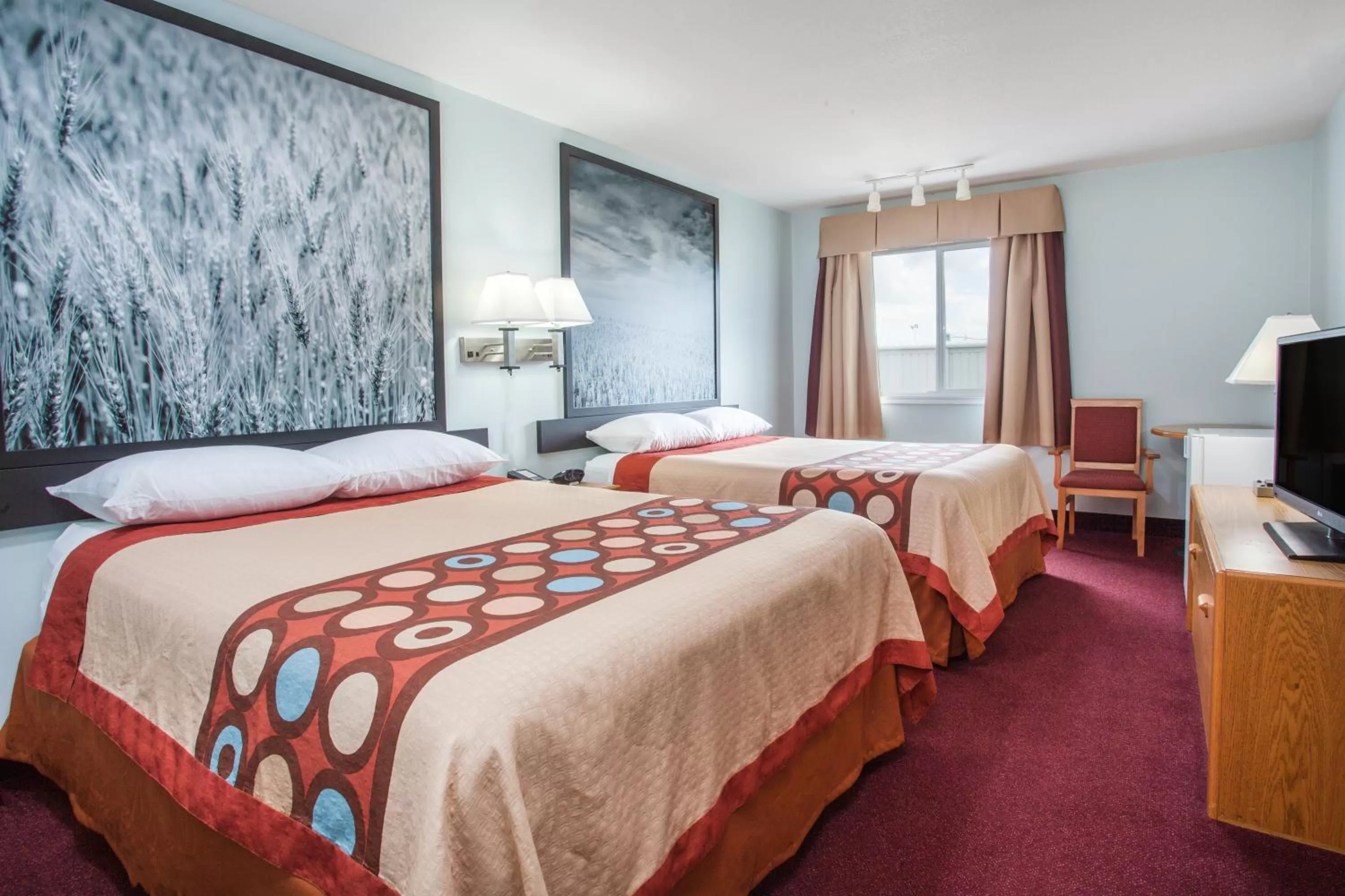 Photo of the whole room, Bed in Super 8 by Wyndham Kindersley