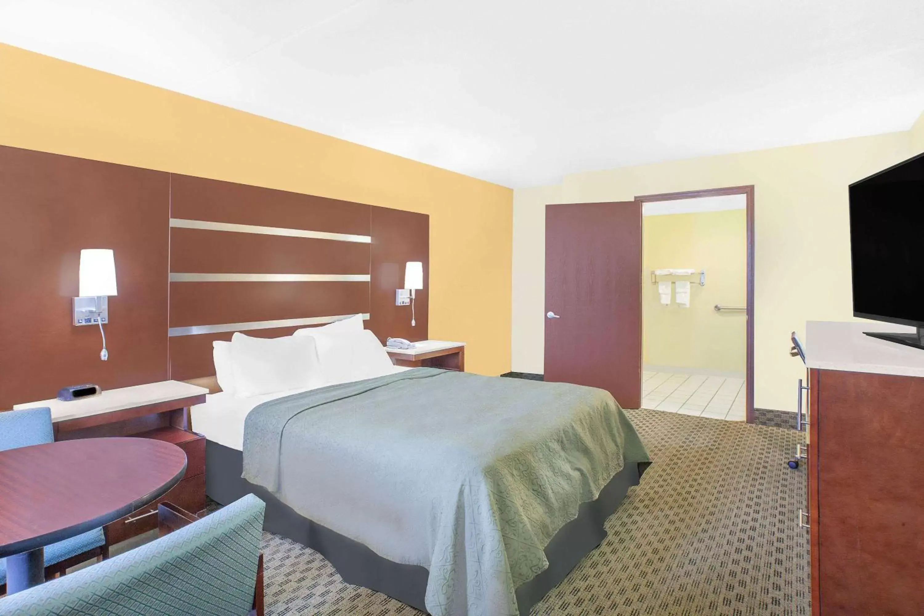 Photo of the whole room, Bed in Days Inn by Wyndham Fayetteville