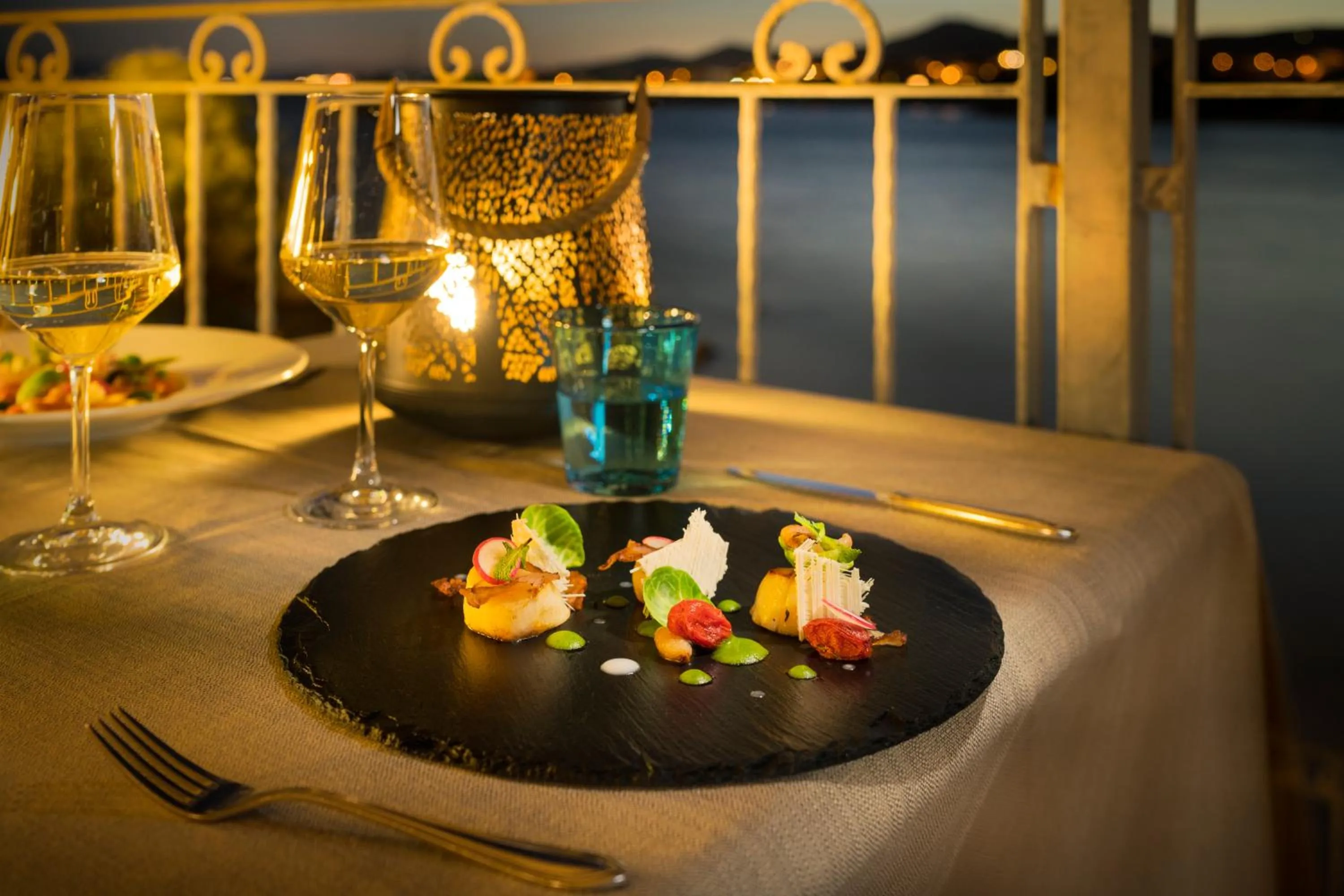 Food and drinks in Gabbiano Azzurro Hotel & Suites