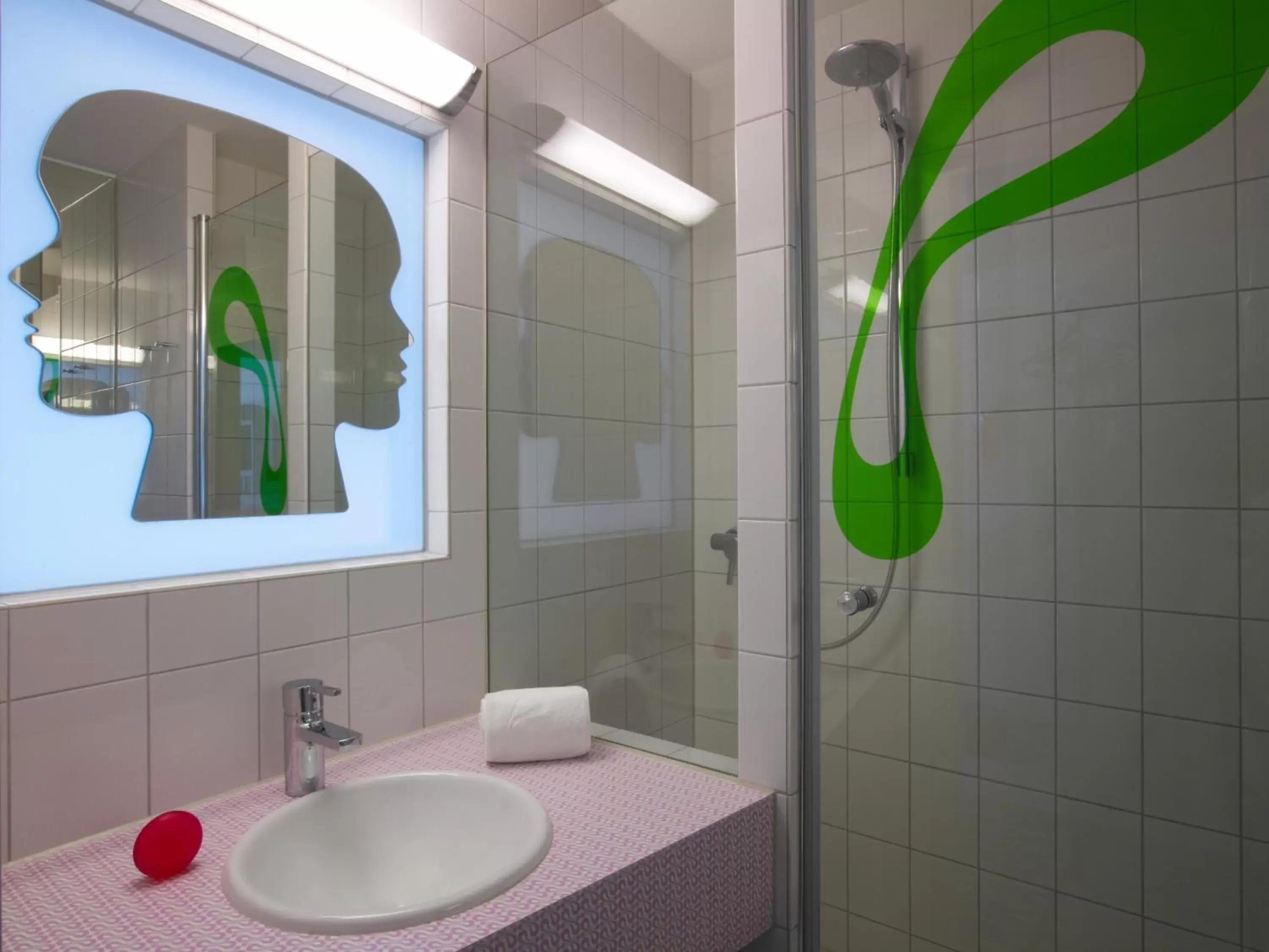 Shower, Bathroom in prizeotel Bremen-City