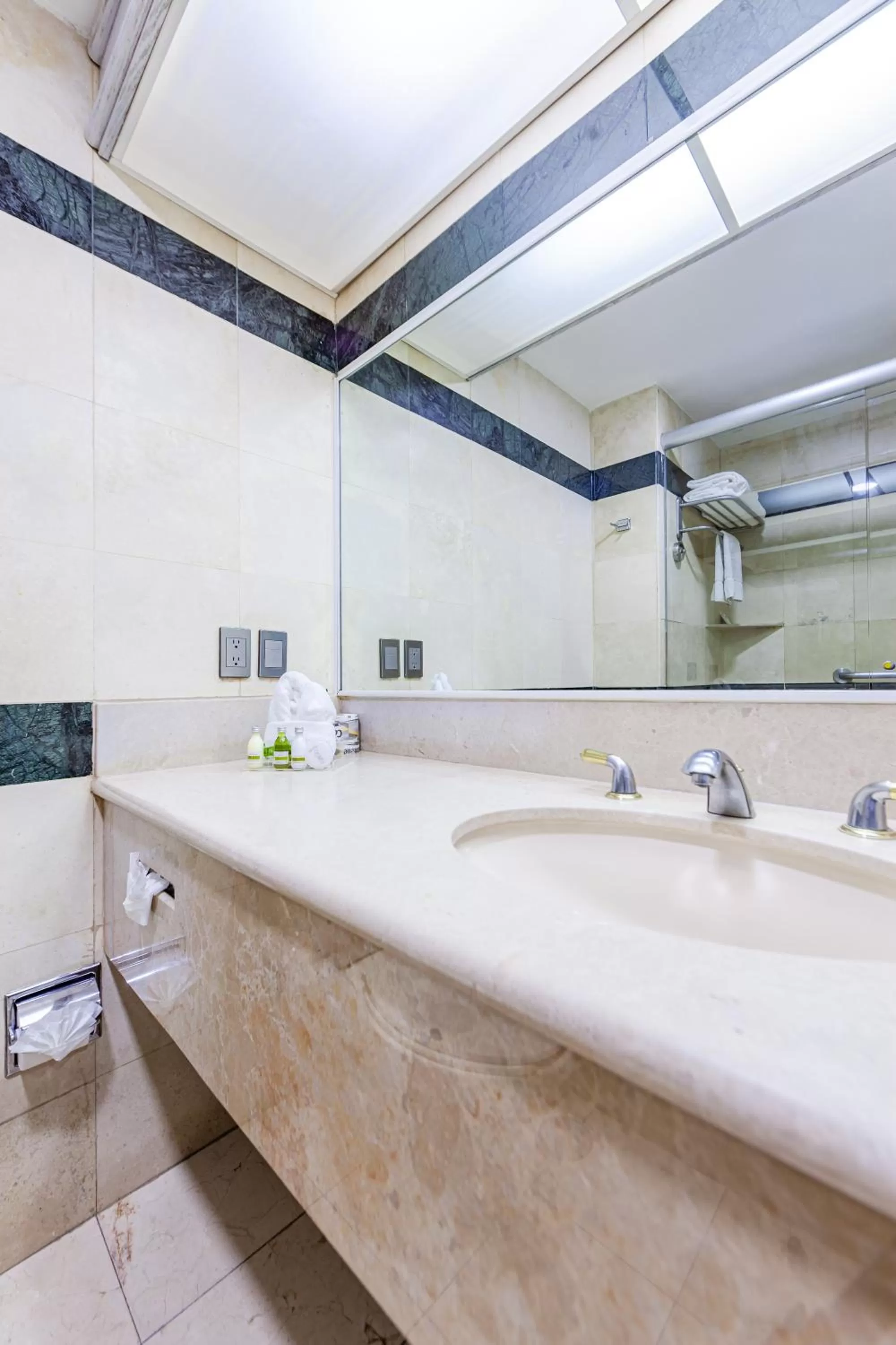 Bathroom in Suites Del Ángel