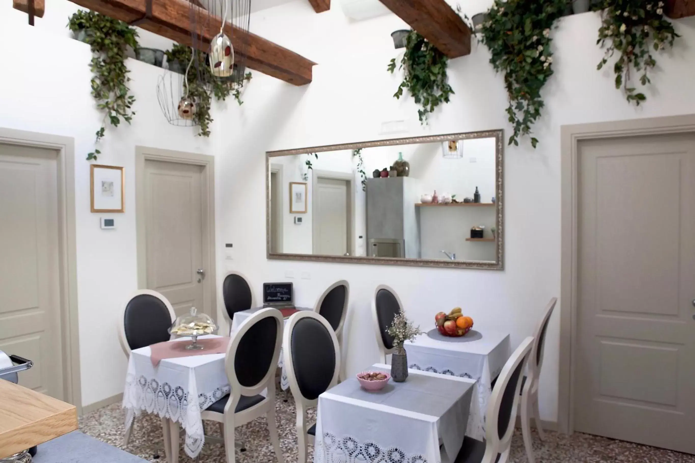 Seating area, Dining Area in B&B Al Pozzo di Luce