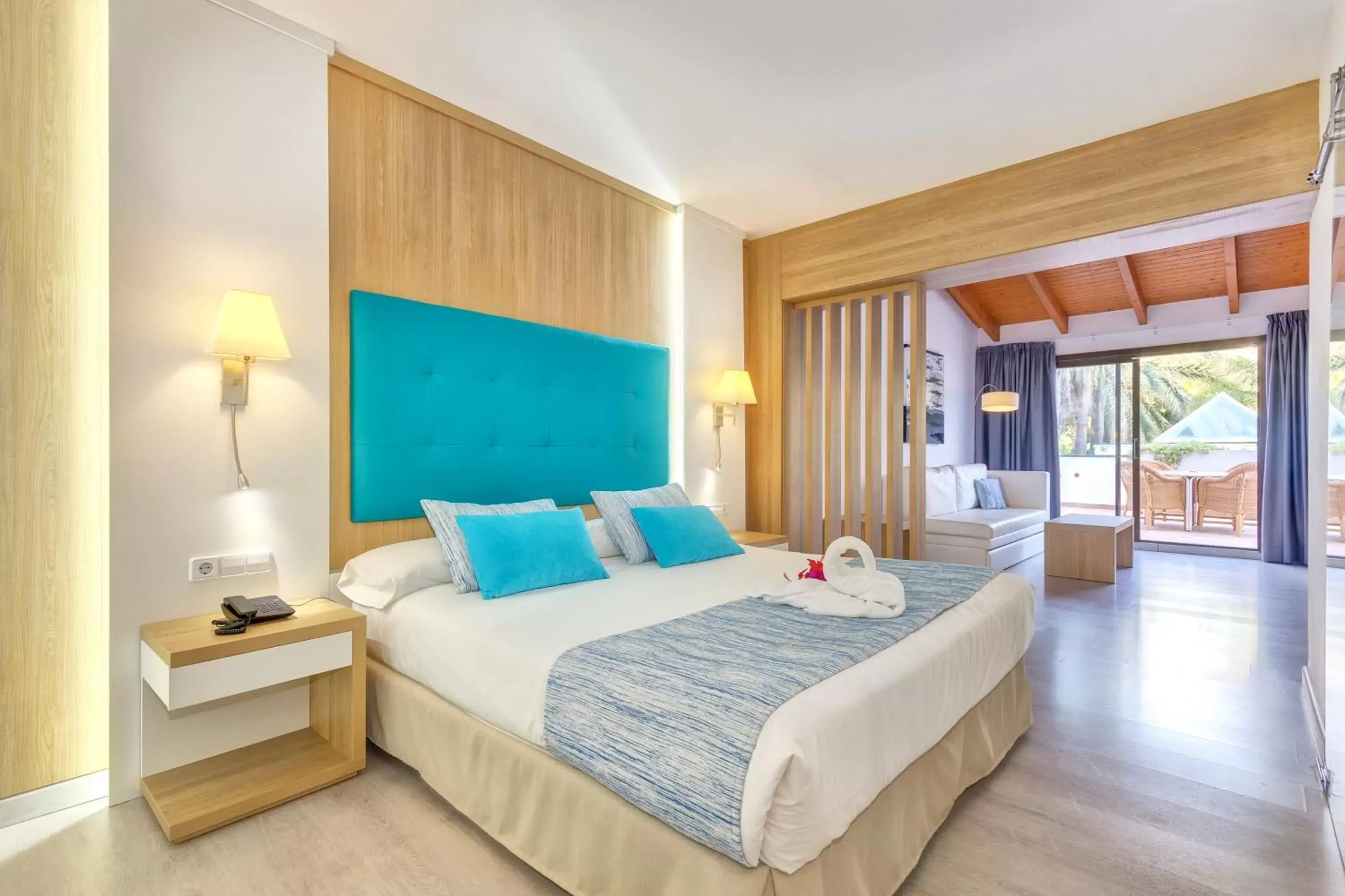 Photo of the whole room, Bed in Bahía de Alcudia Hotel & Spa