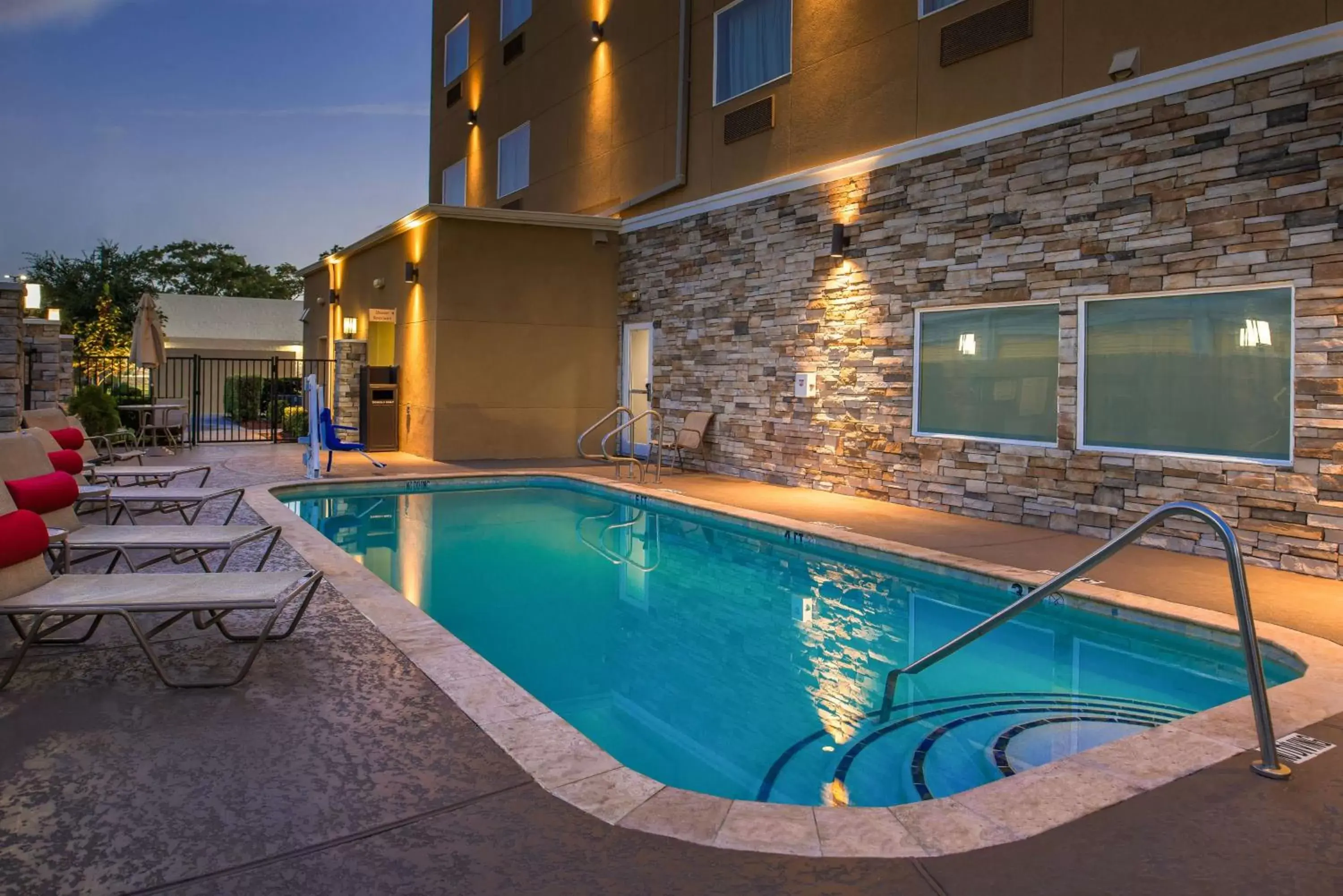 On site, Swimming Pool in Best Western Plus Lake Jackson Inn & Suites