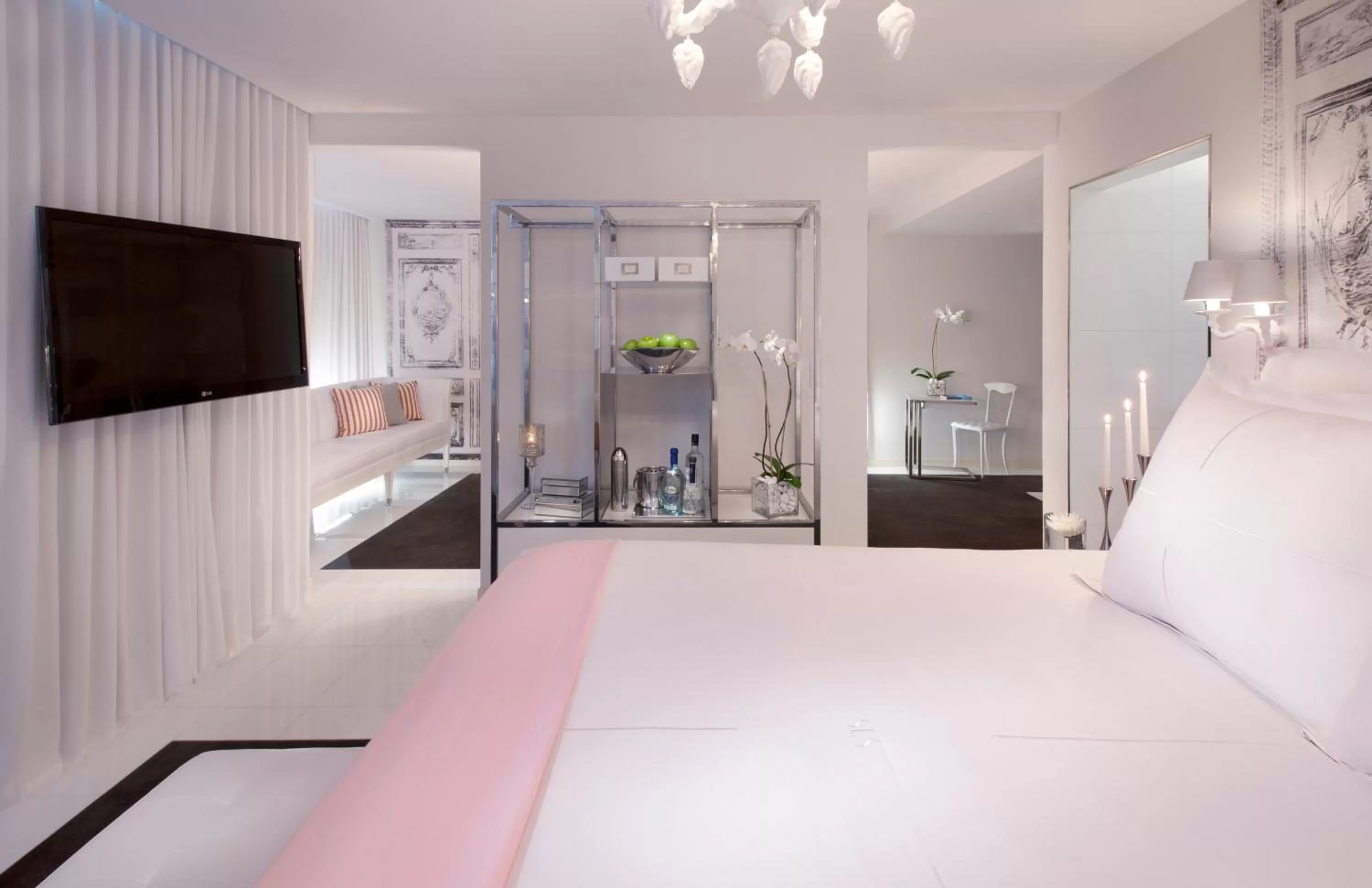 Bedroom, Bed in SLS South Beach